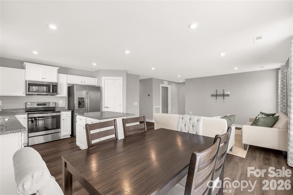 139 Commerce Boulevard Property Photo 3
