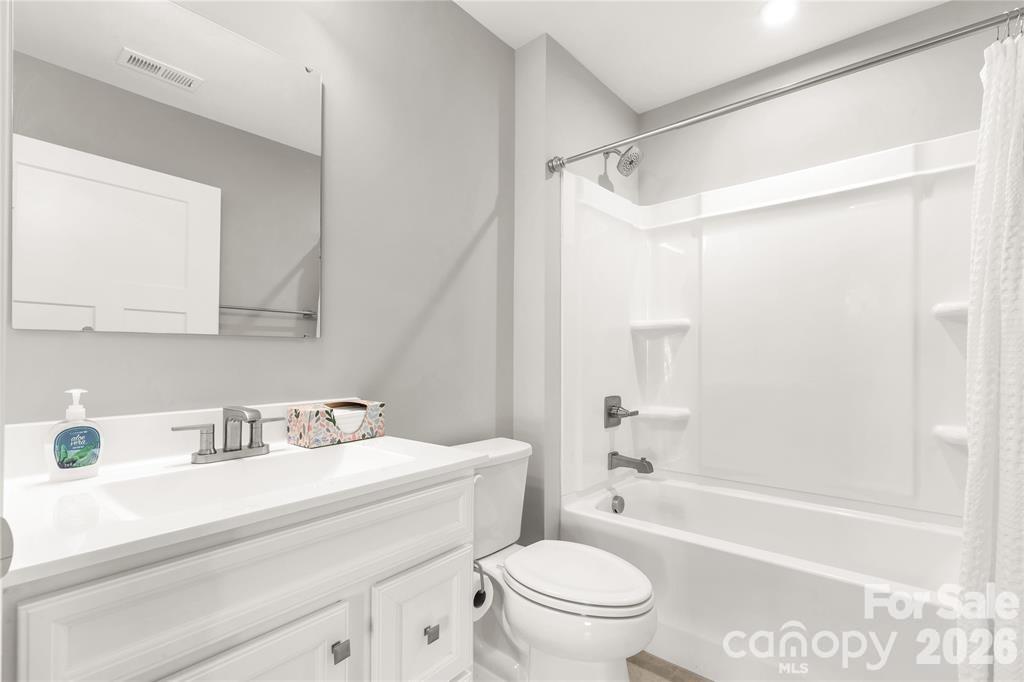 139 Commerce Boulevard Property Photo 12
