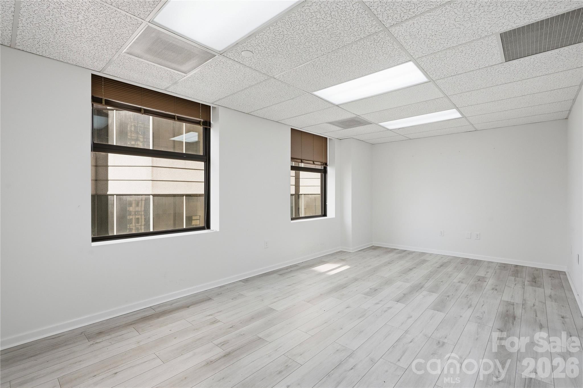 112 S Tryon Street 1570 Property Photo 4
