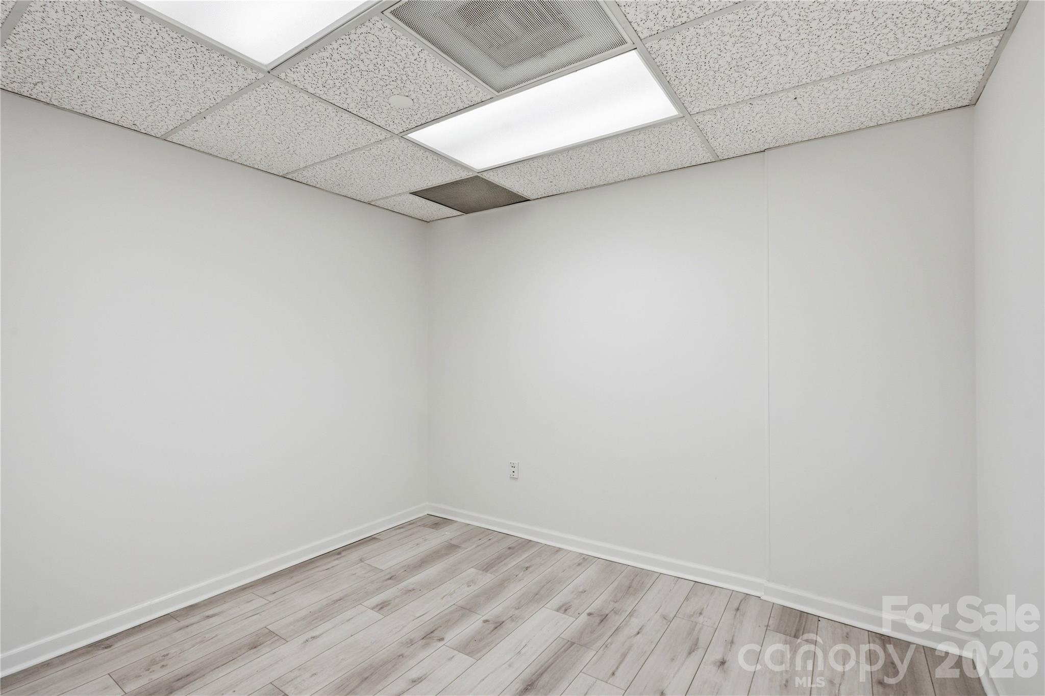 112 S Tryon Street 1570 Property Photo 8