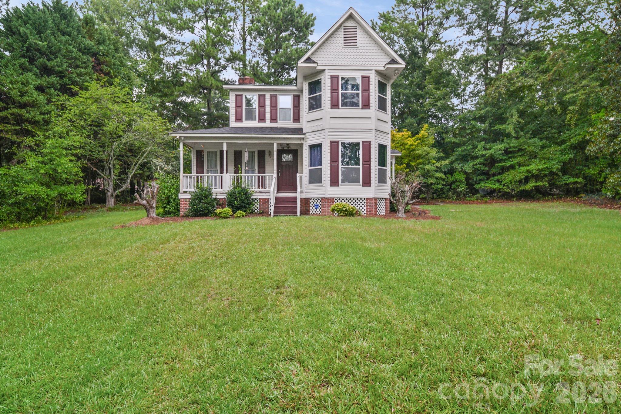 261 Lakeside Drive Property Photo 2