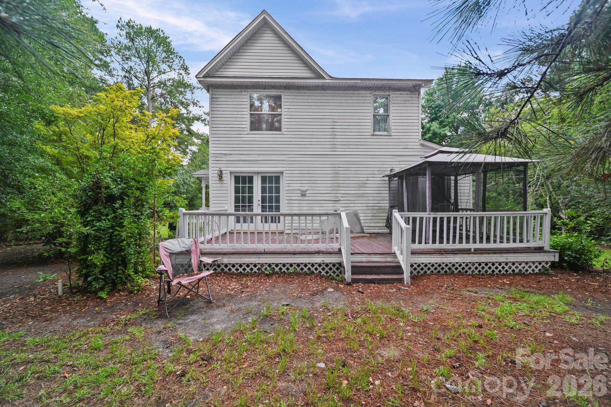 261 Lakeside Drive Property Photo 4