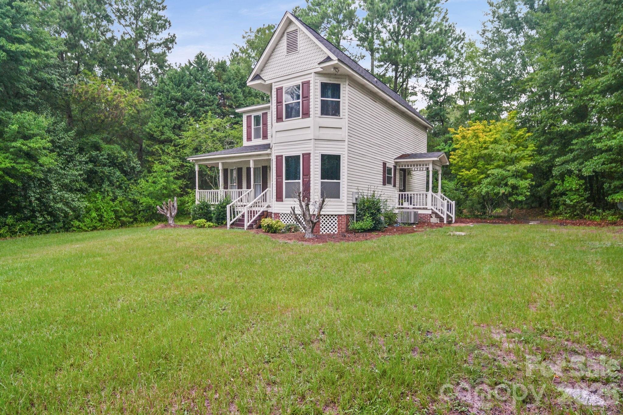 261 Lakeside Drive Property Photo 5