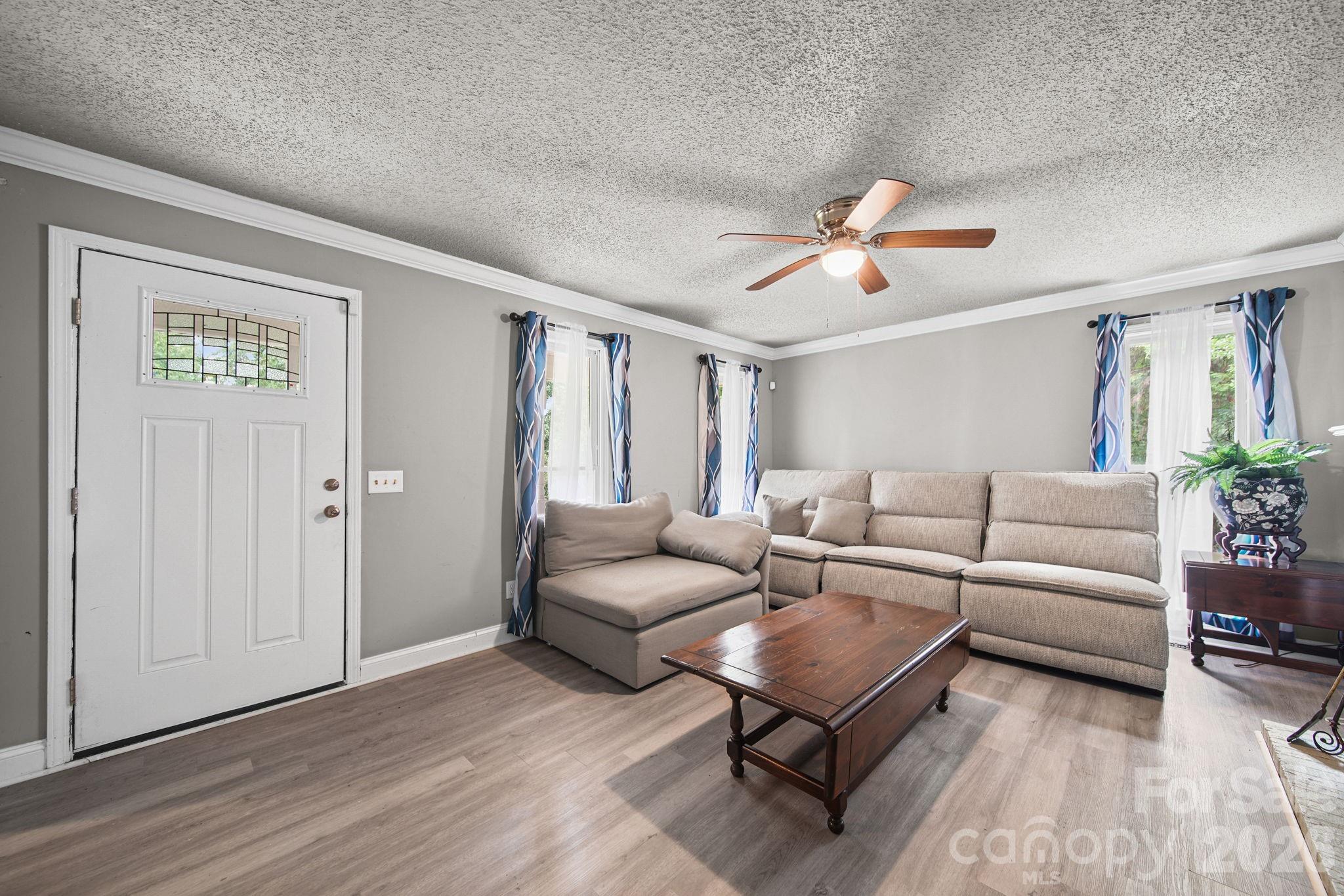 261 Lakeside Drive Property Photo 12