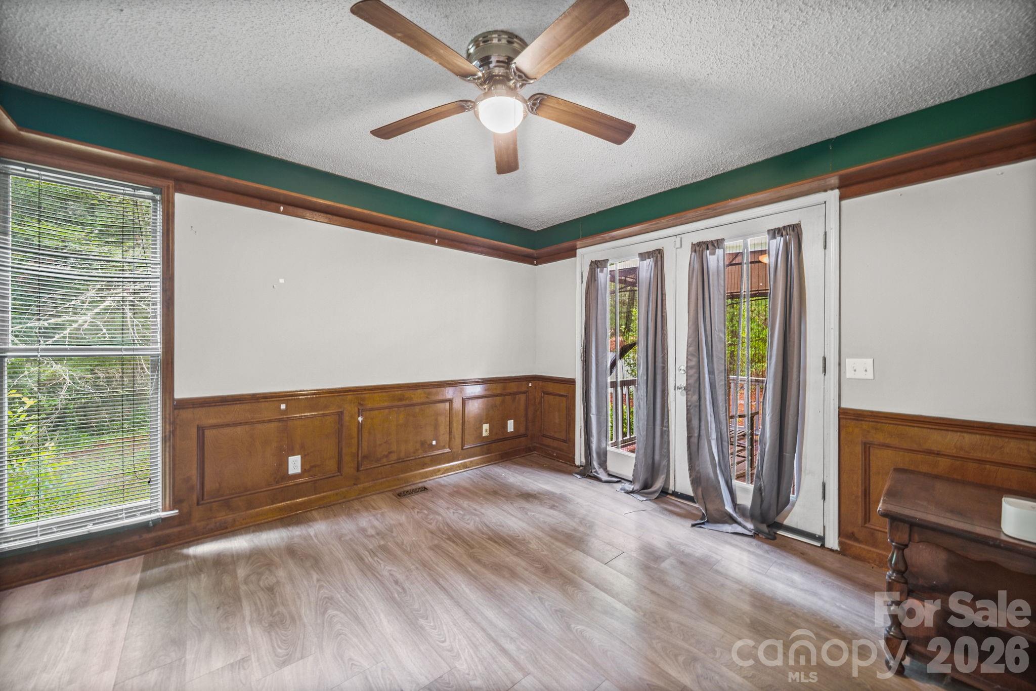 261 Lakeside Drive Property Photo 13