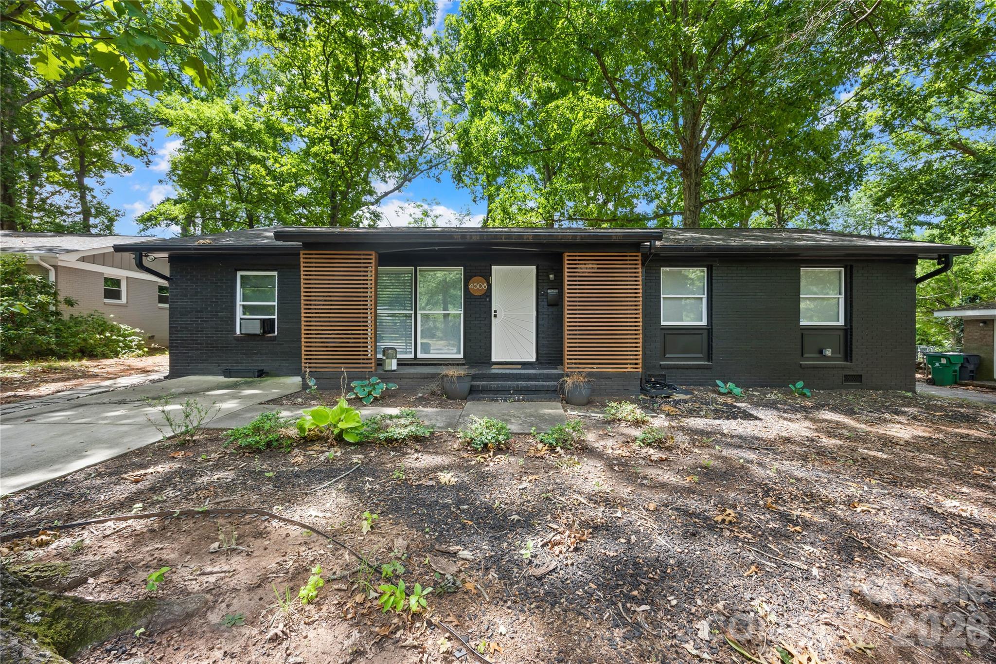 4508 Ivanhoe Place Property Photo 3