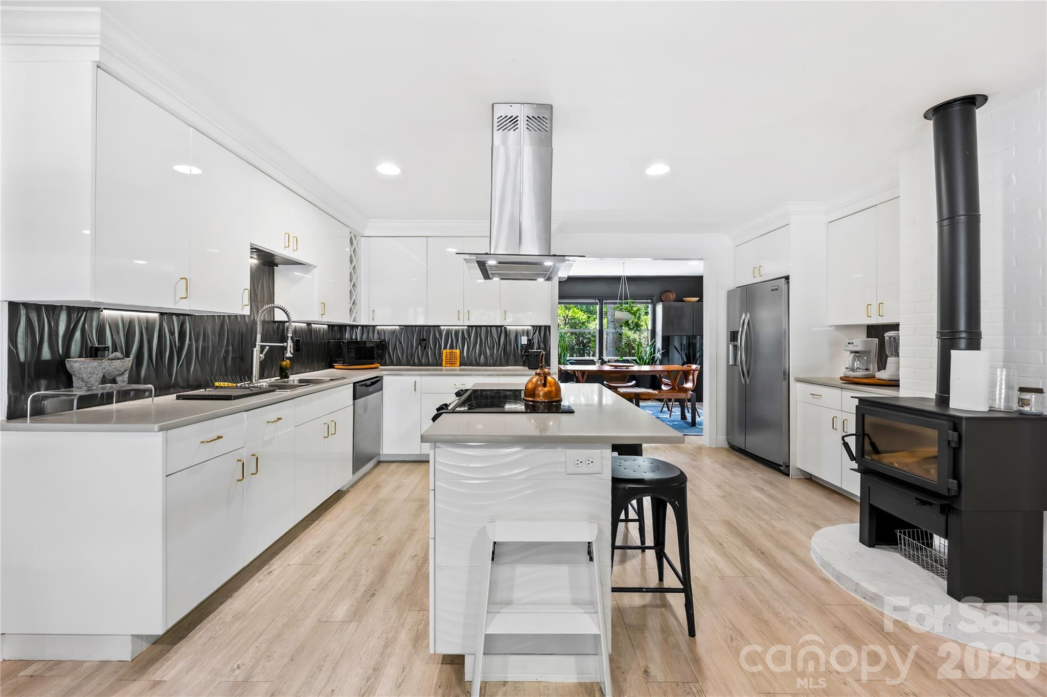 4508 Ivanhoe Place Property Photo 11