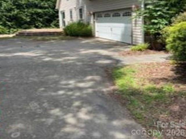 4 Sterling Oaks Drive Property Photo 2