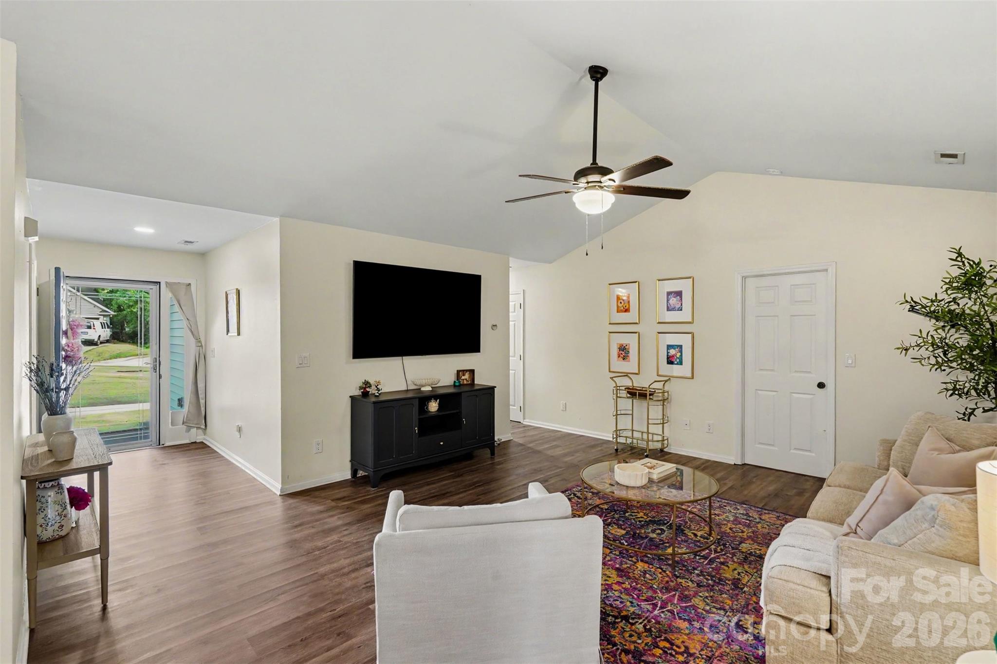 5906 Meadow Hill Drive Property Photo 9