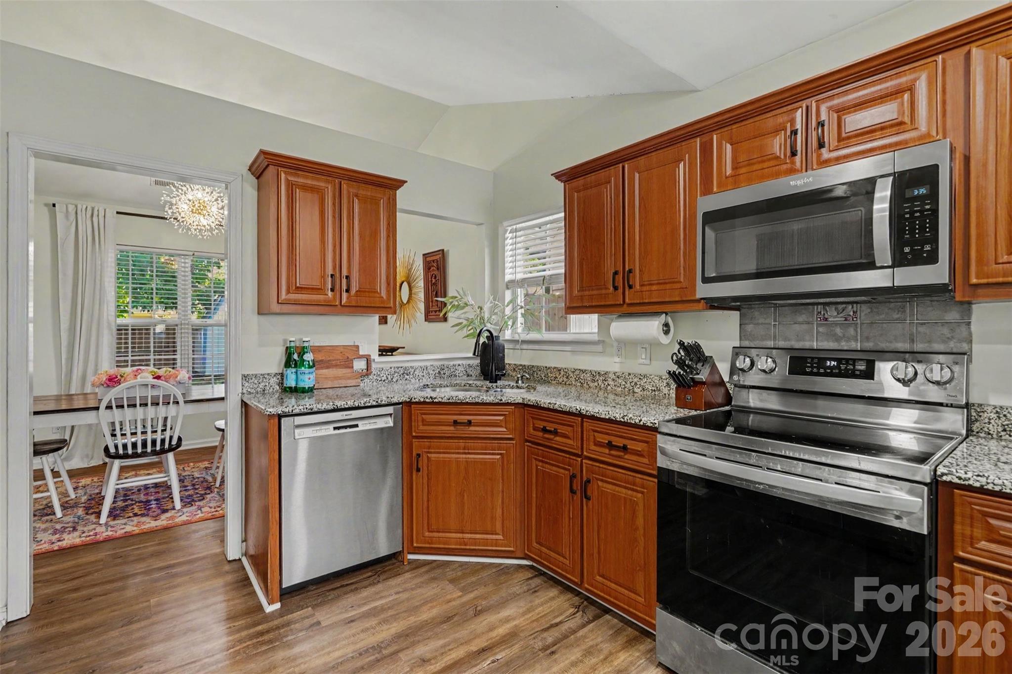 5906 Meadow Hill Drive Property Photo 12