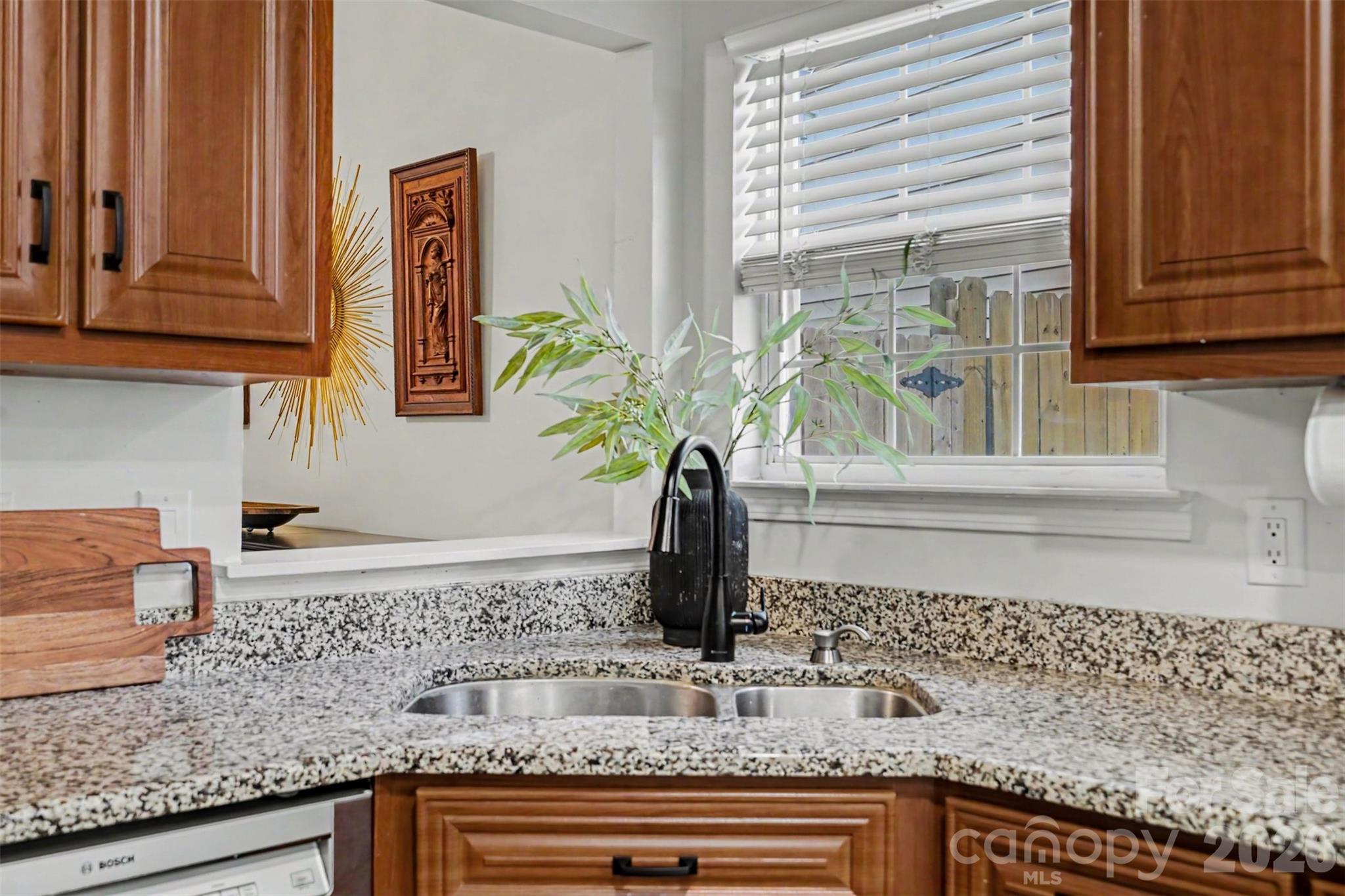 5906 Meadow Hill Drive Property Photo 13