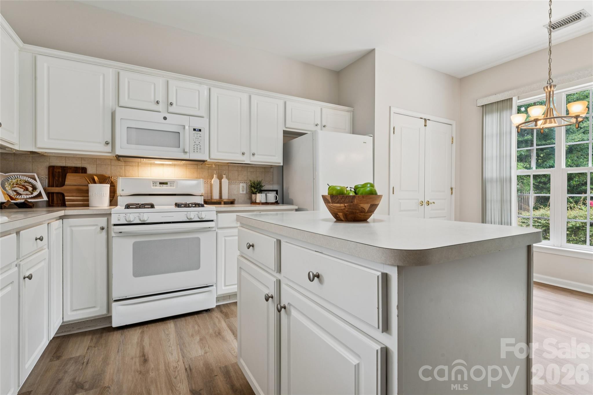8426 Heron Glen Drive Property Photo 18