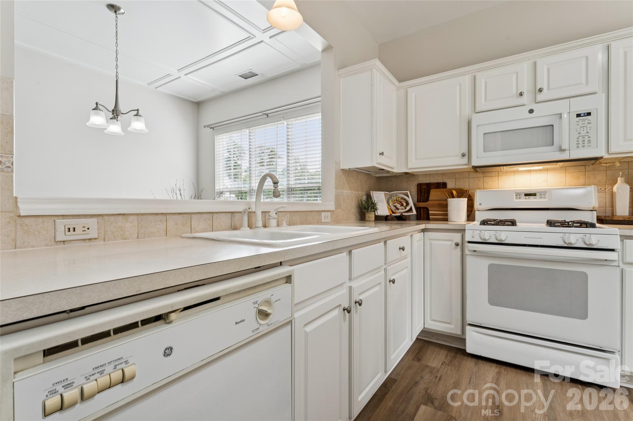 8426 Heron Glen Drive Property Photo 19