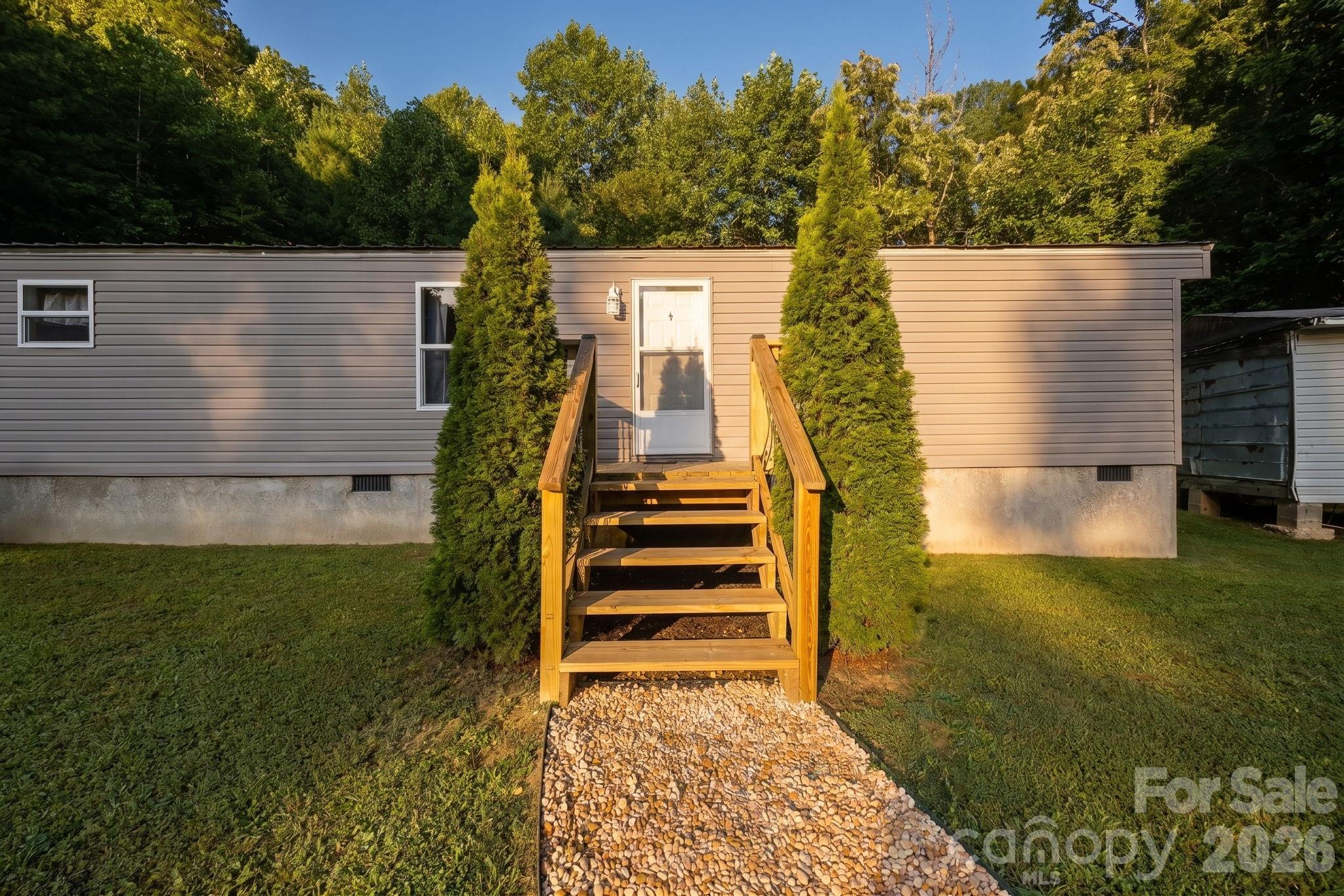 125 Ice Hollow Road Property Photo 2