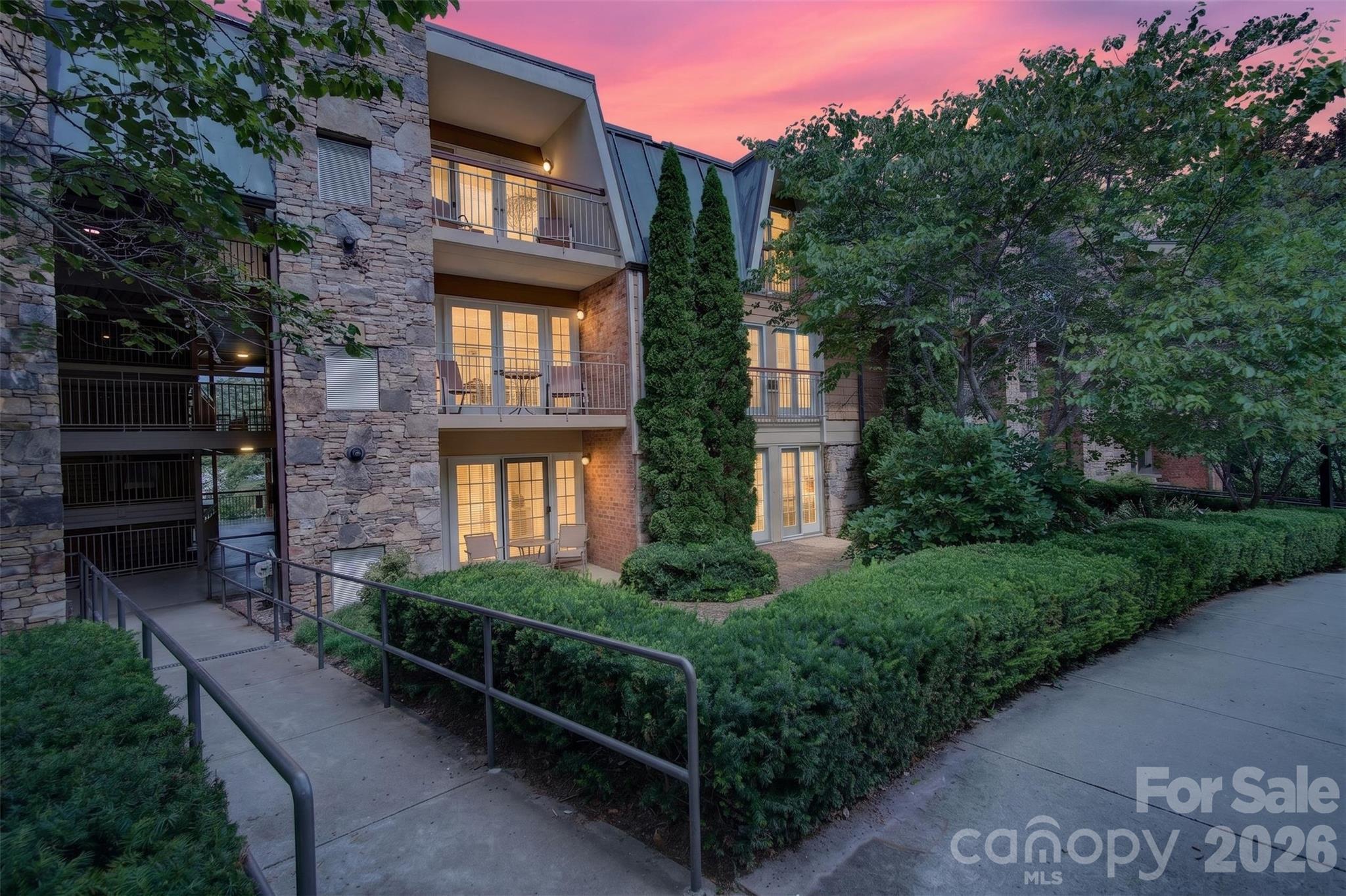 325 Bowling Park Road Property Photo 1