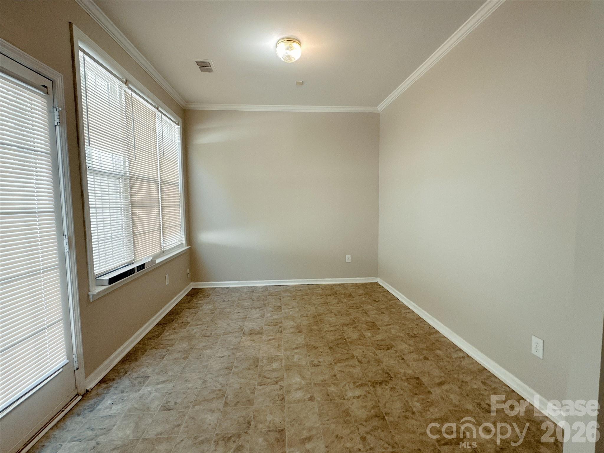 7629 Abigail Glen Drive Property Photo 5