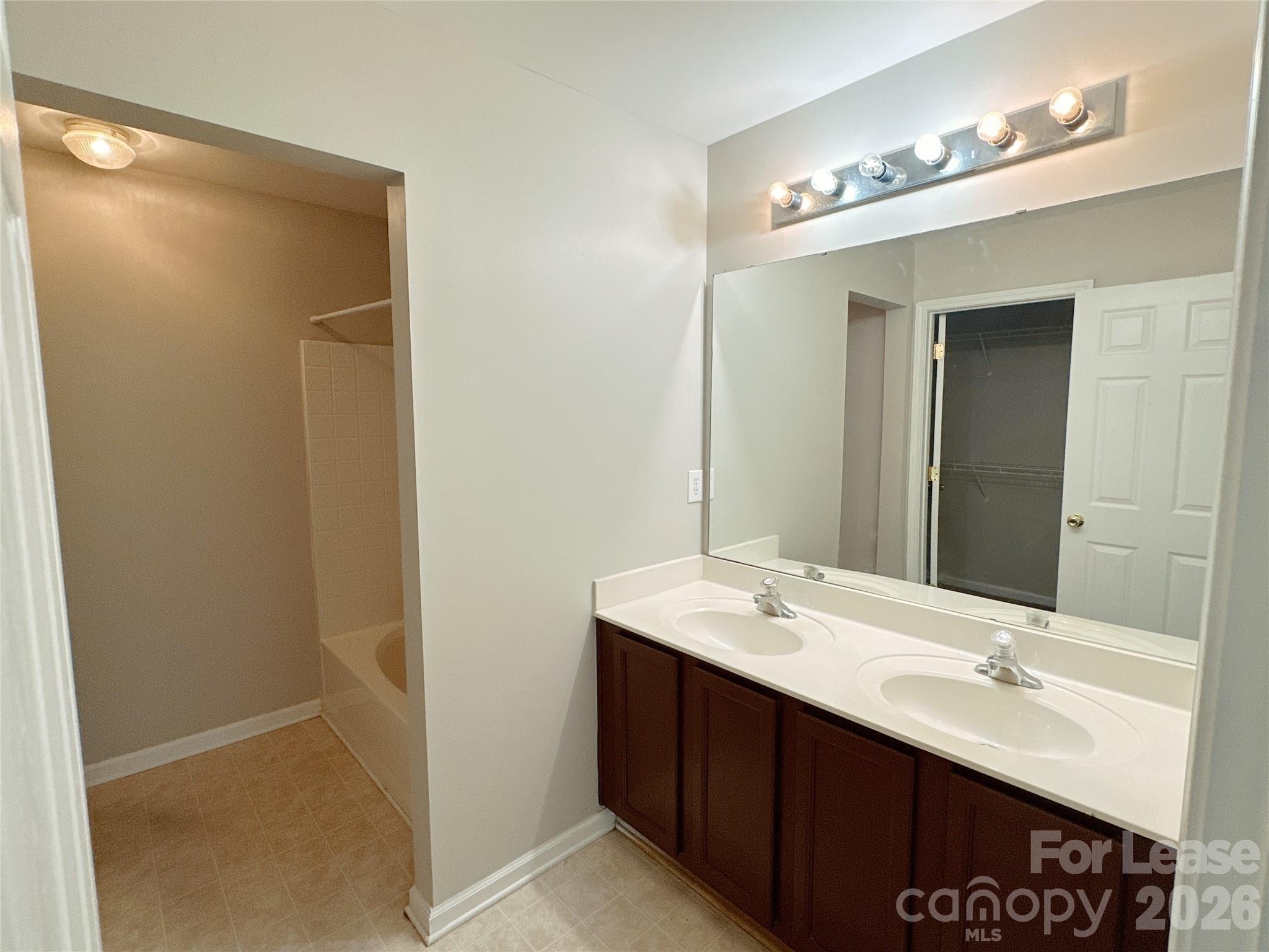 7629 Abigail Glen Drive Property Photo 20