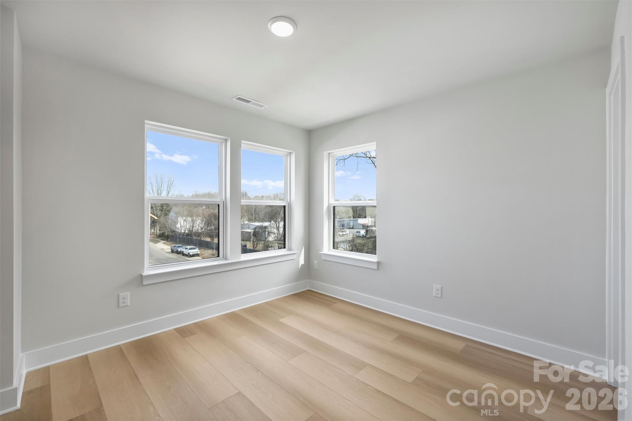 8031 Sansom Drive Property Photo 12