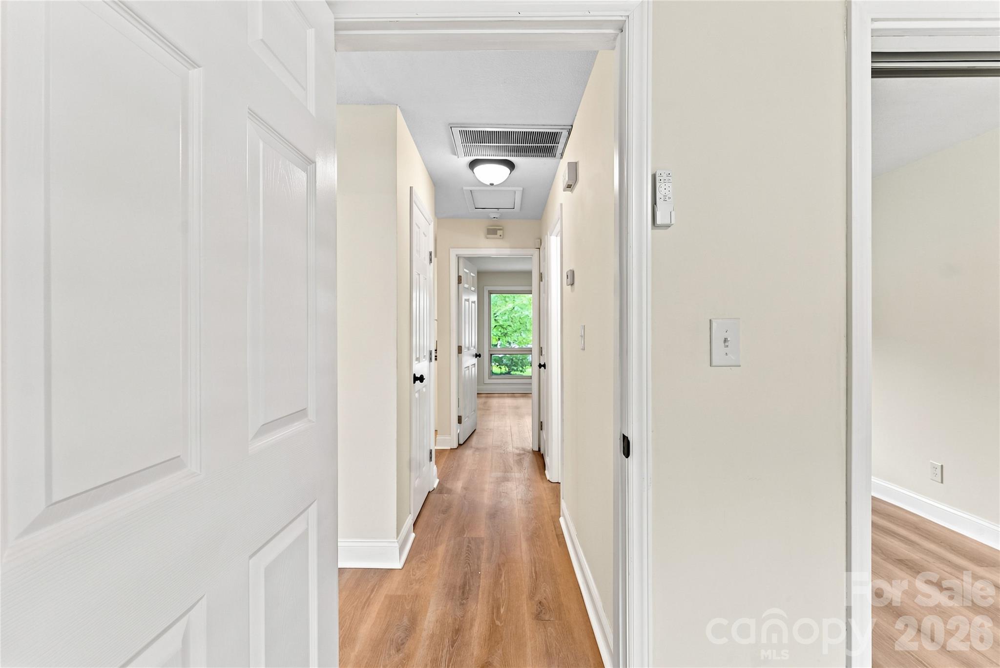 4900 Malibu Drive Property Photo 14