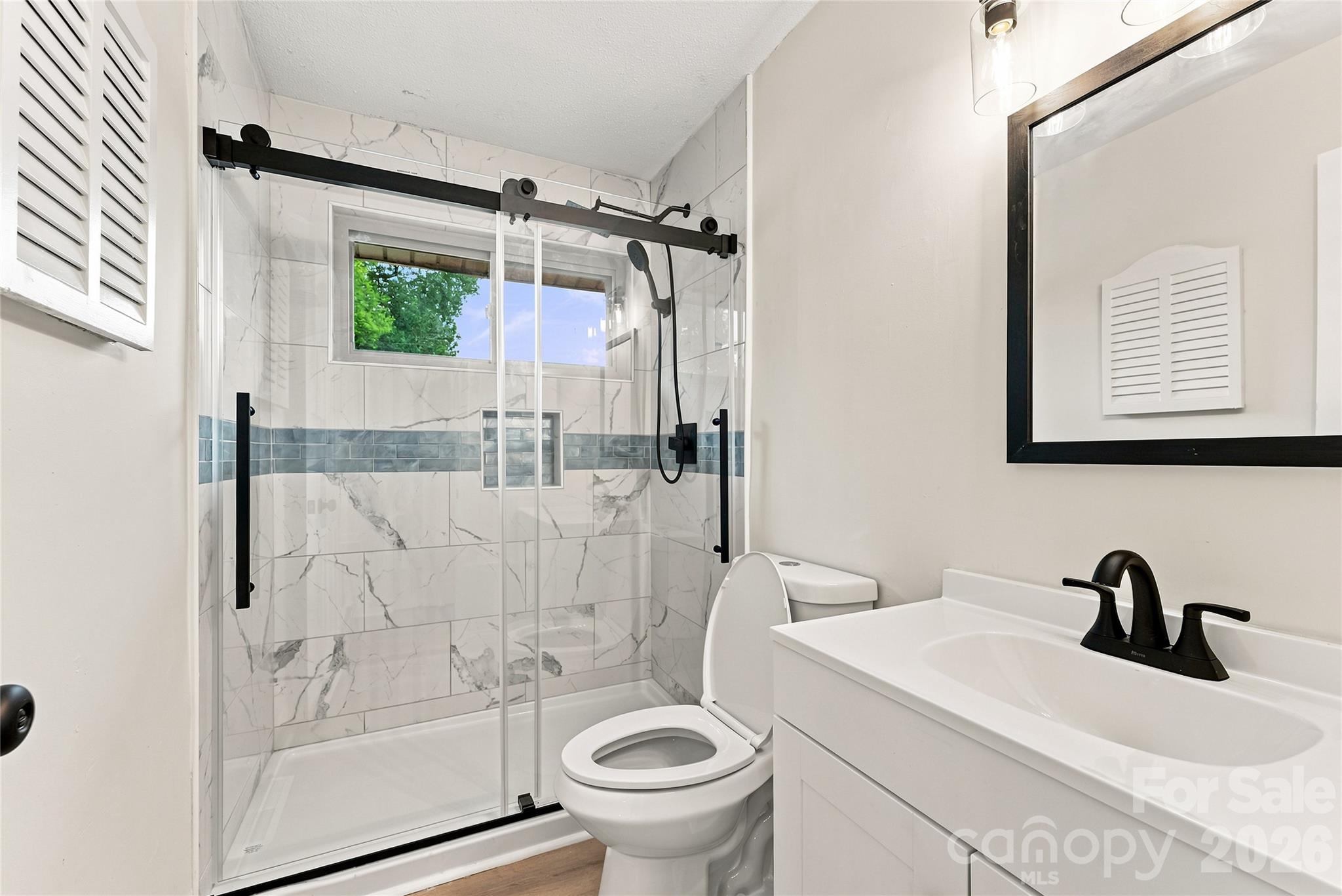4900 Malibu Drive Property Photo 18