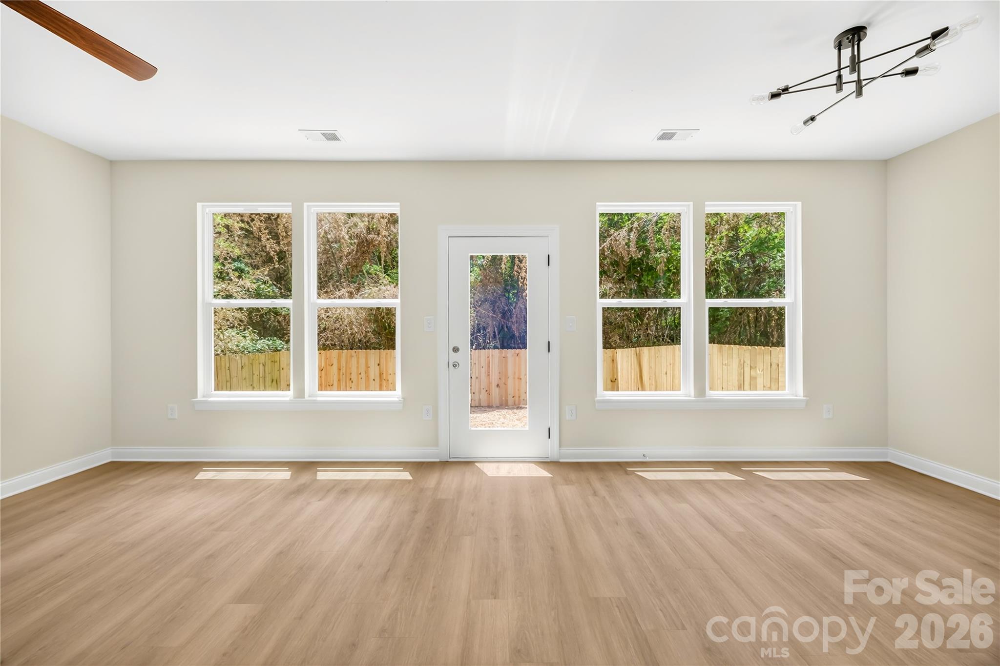 1940 Purser Drive Property Photo 4