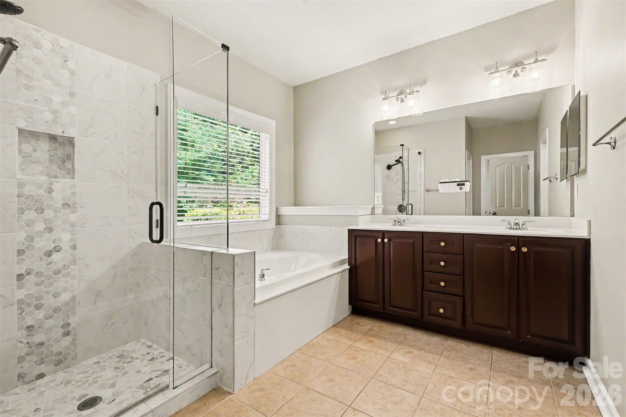 2400 River Oaks Drive Property Photo 23