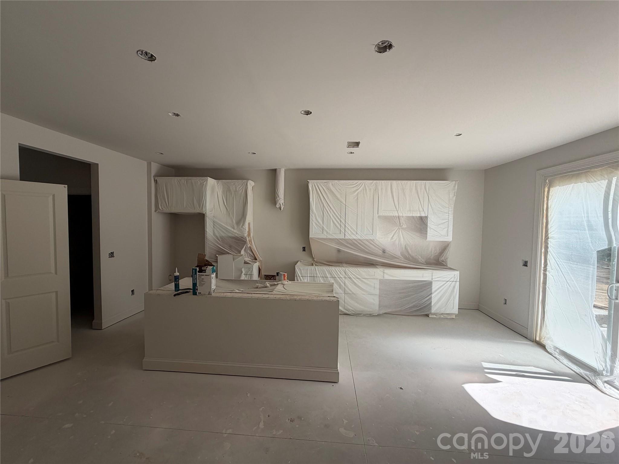 548 Carolyn Lane Property Photo 6