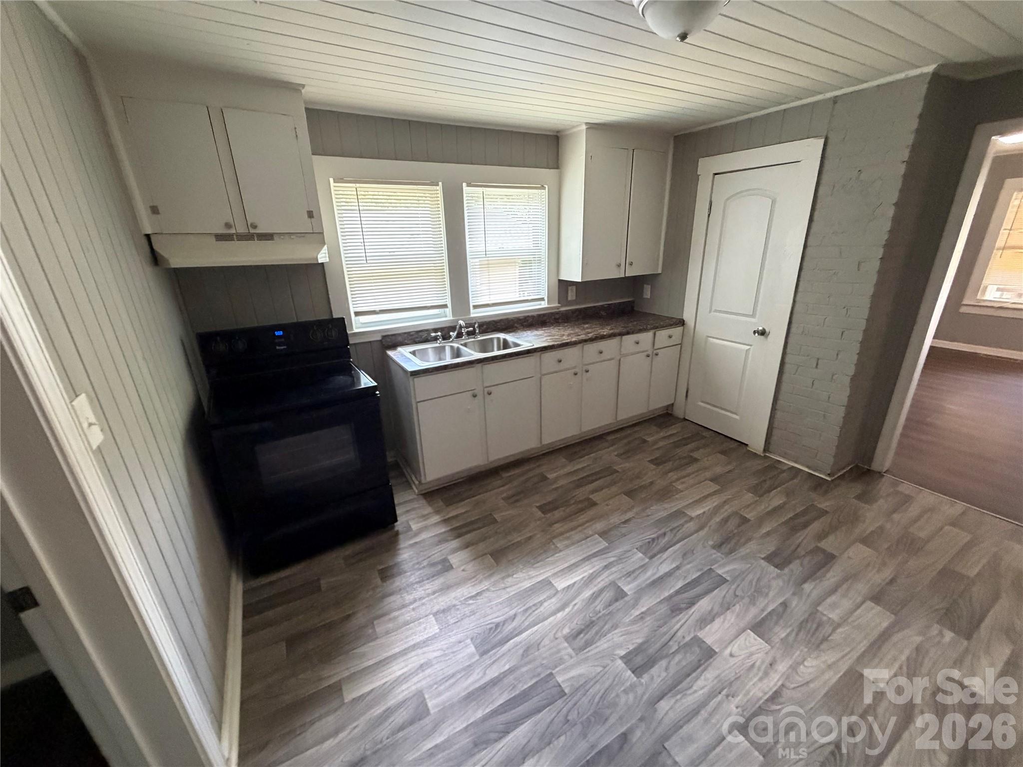 1104 Spann Street Property Photo 4