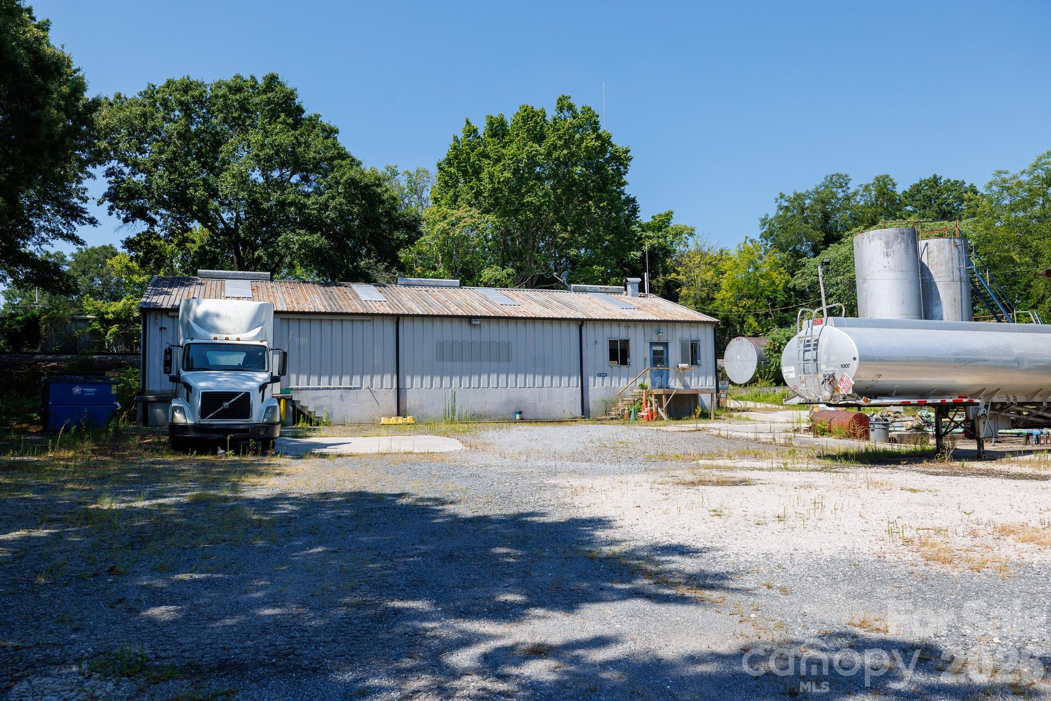 534 Pendleton Street Property Photo 9