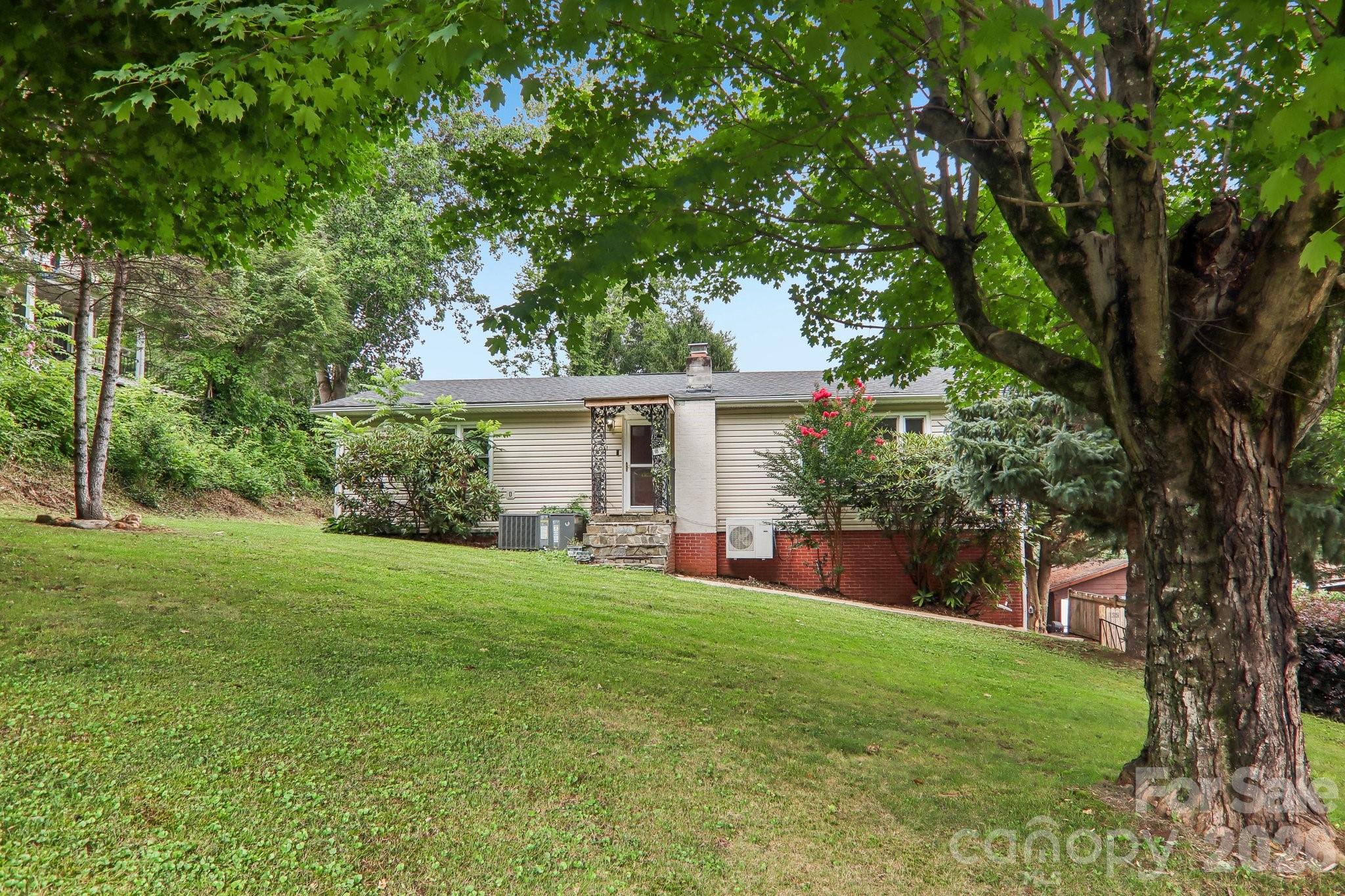131 & 135 Boyd Avenue Property Photo 1
