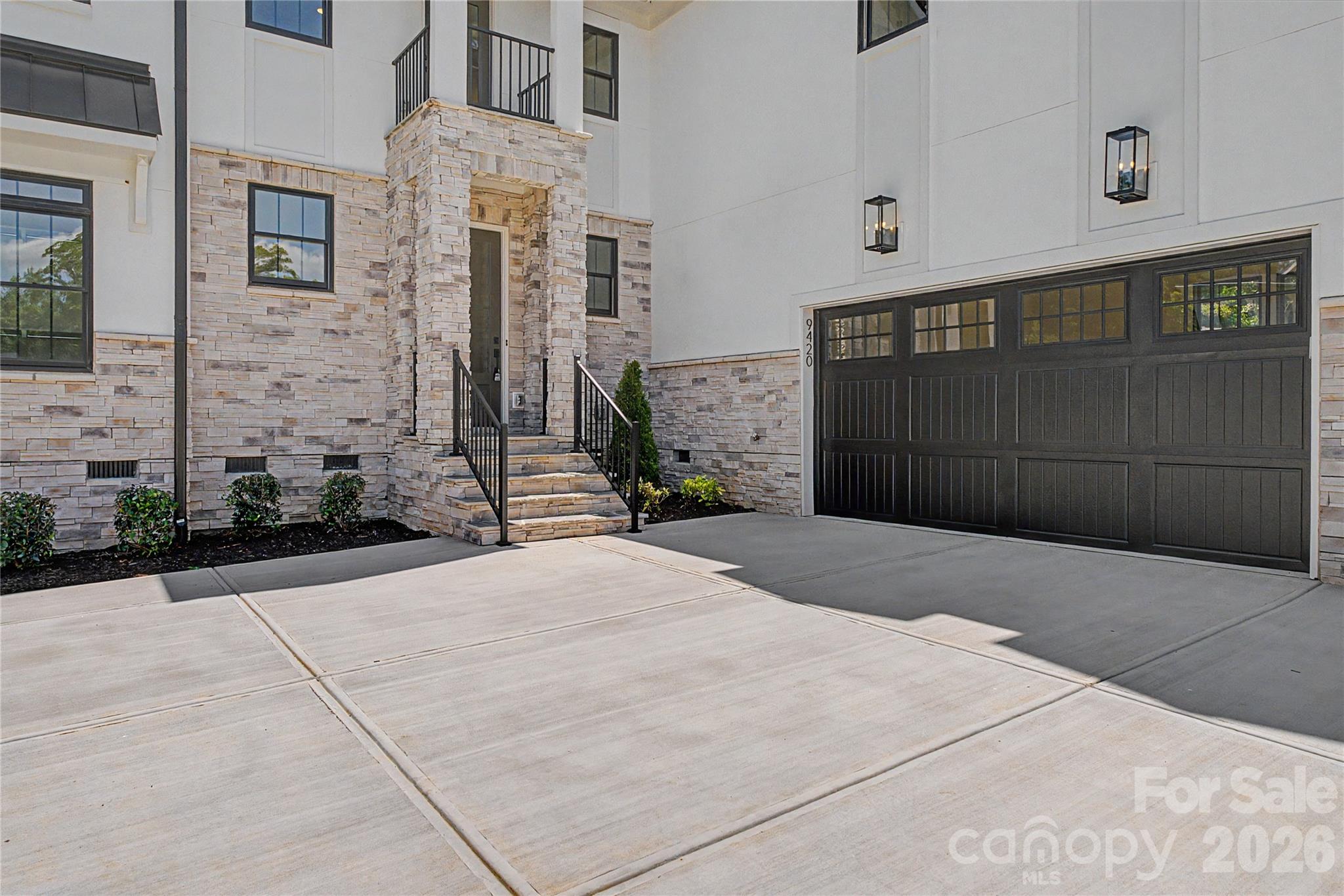 9420 Greyson Ridge Drive Property Photo 2