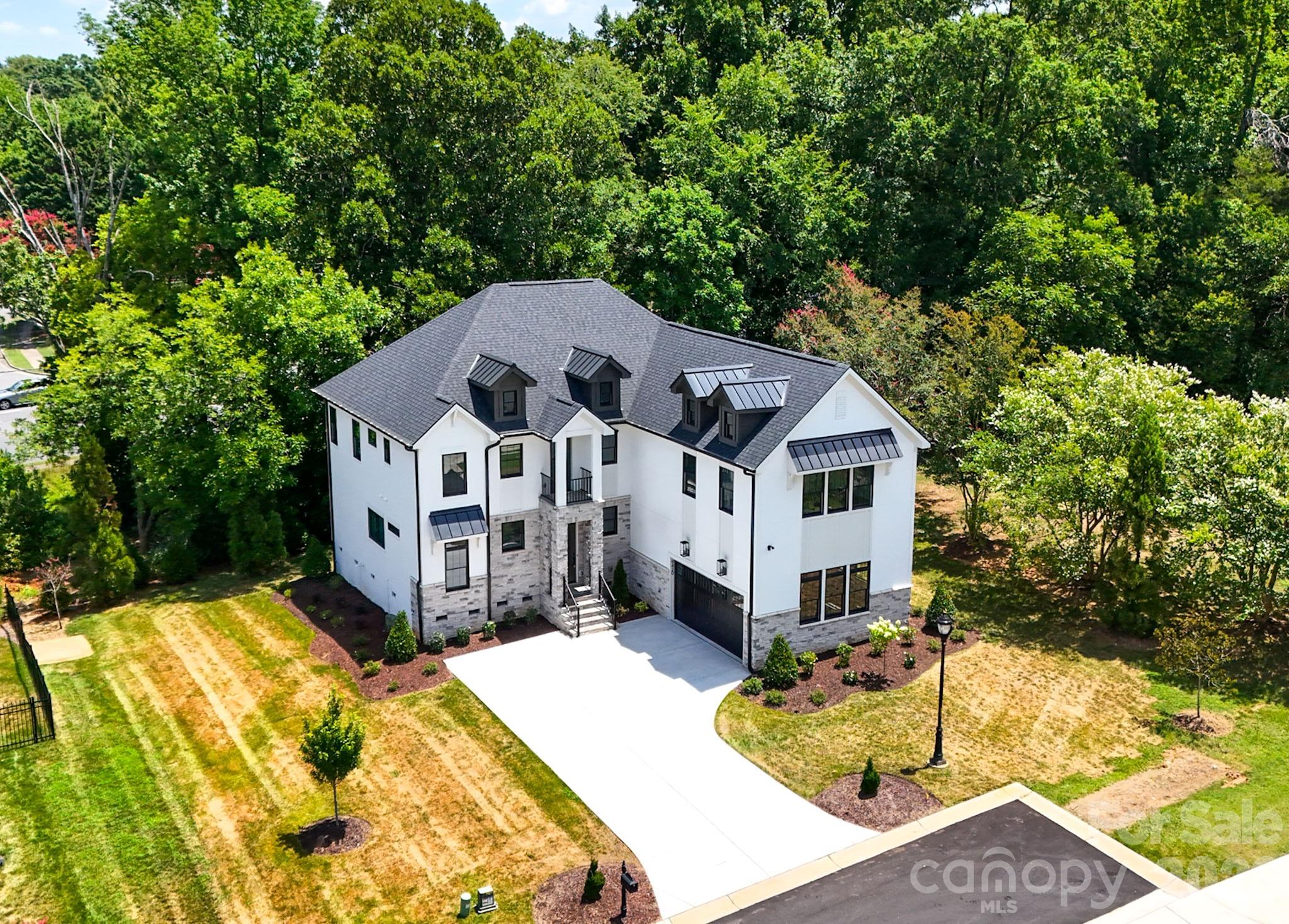 9420 Greyson Ridge Drive Property Photo 4
