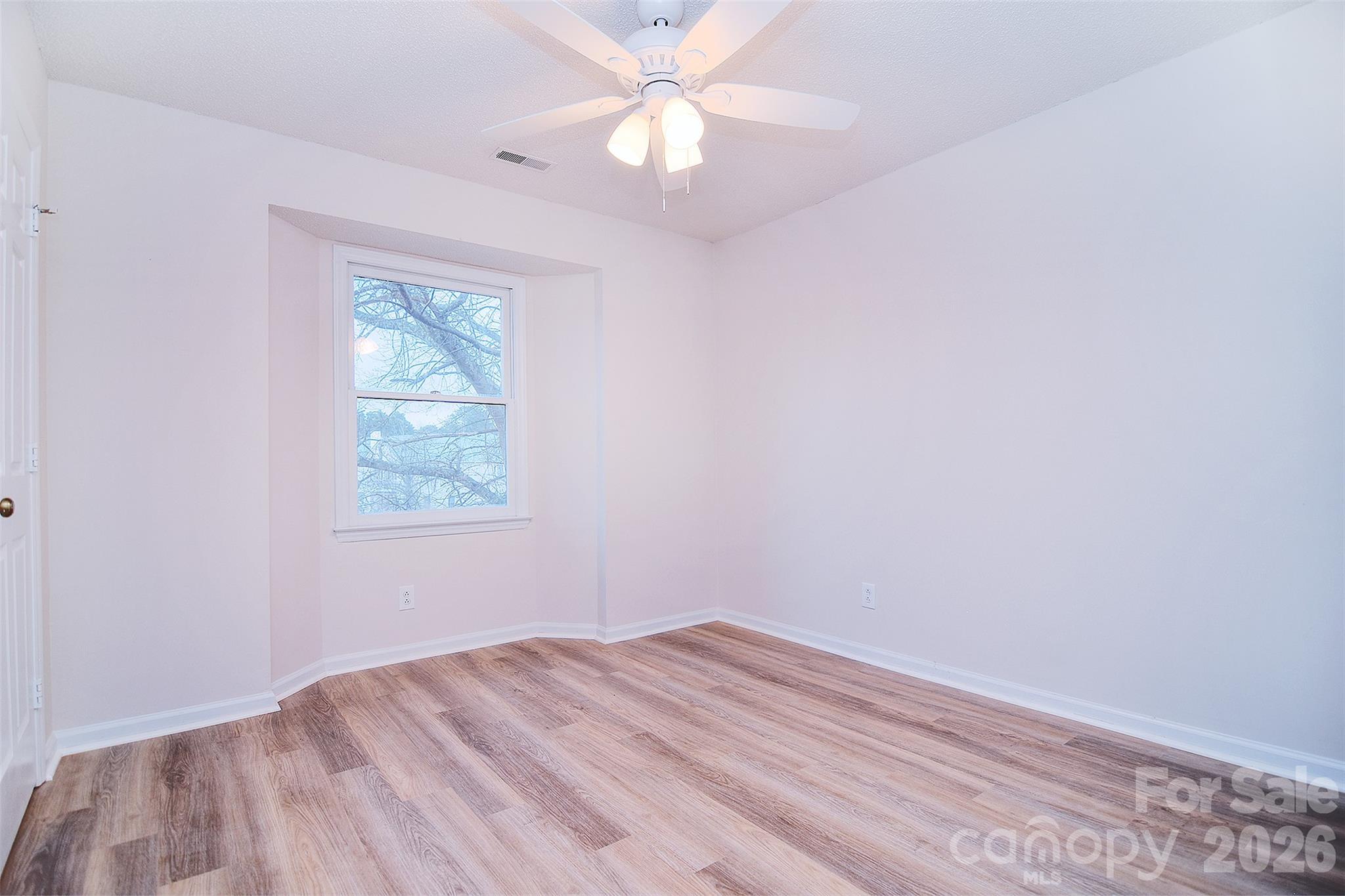 6120 Meadow Rose Lane Property Photo 3