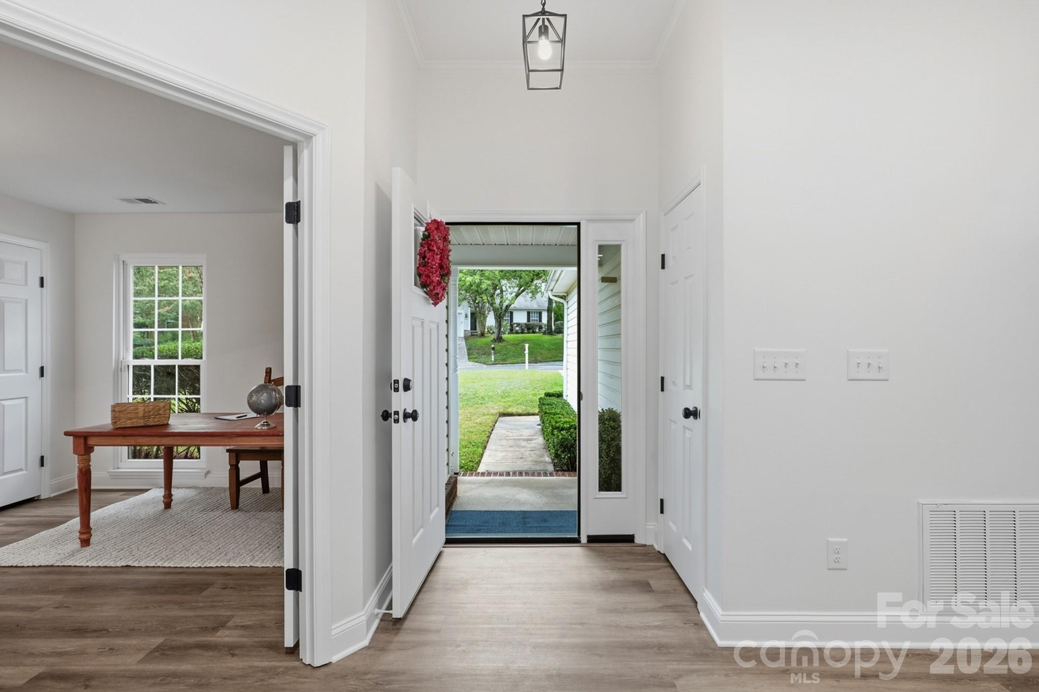 3412 Pondridge Court Property Photo 6