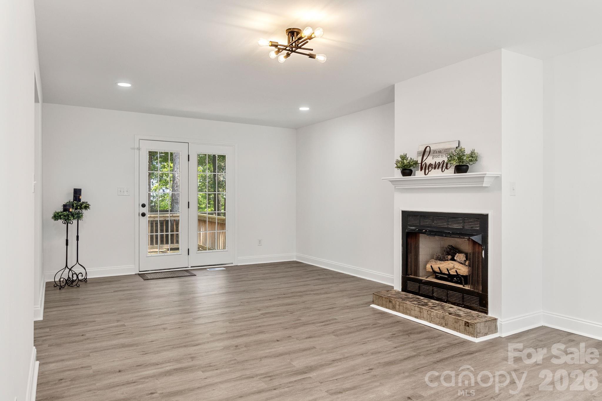 2149 Charles Towne Court Property Photo 11