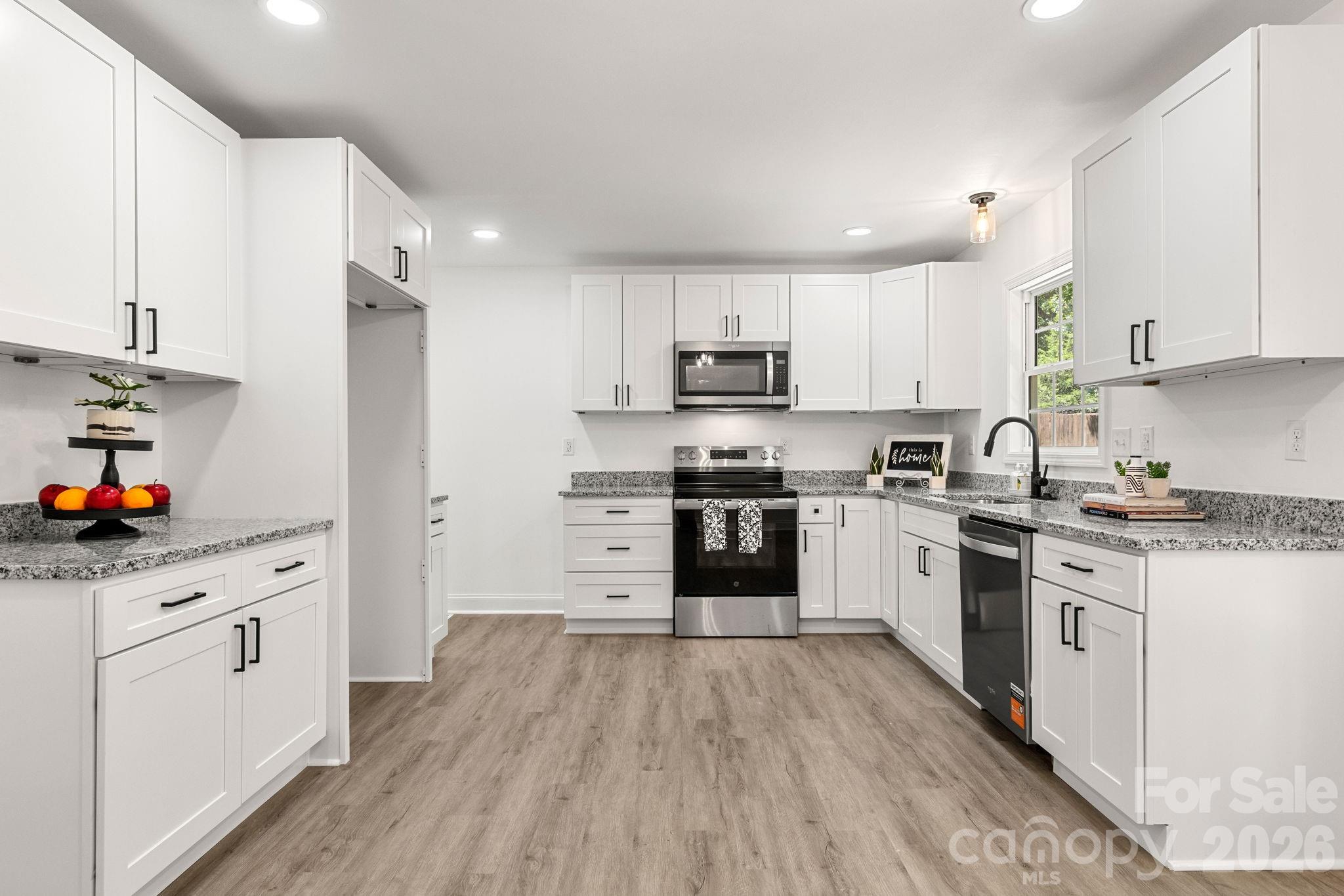 2149 Charles Towne Court Property Photo 19