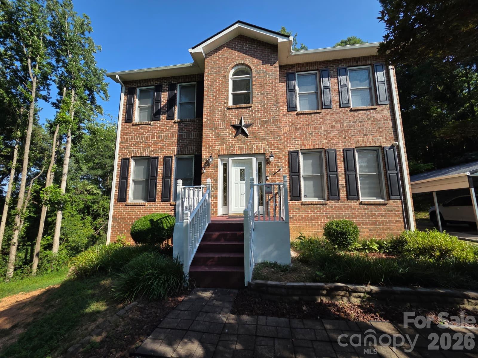 919 Danbrook Circle Property Photo 2