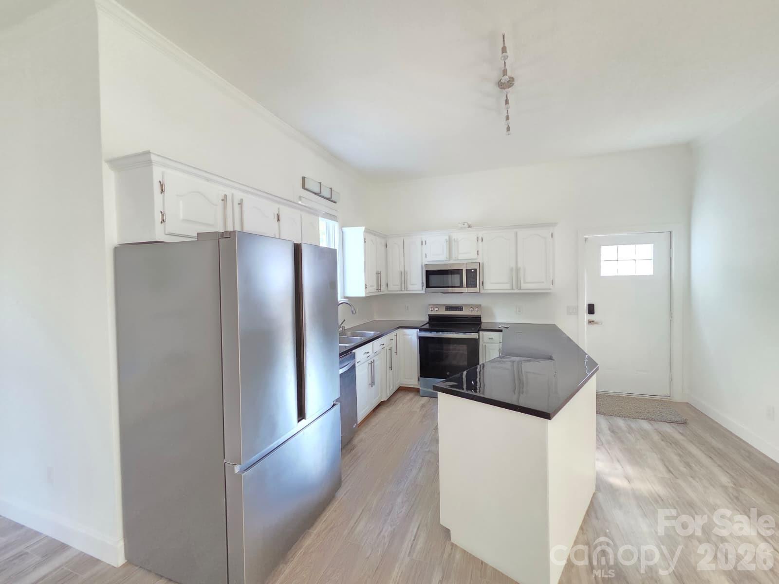 919 Danbrook Circle Property Photo 10