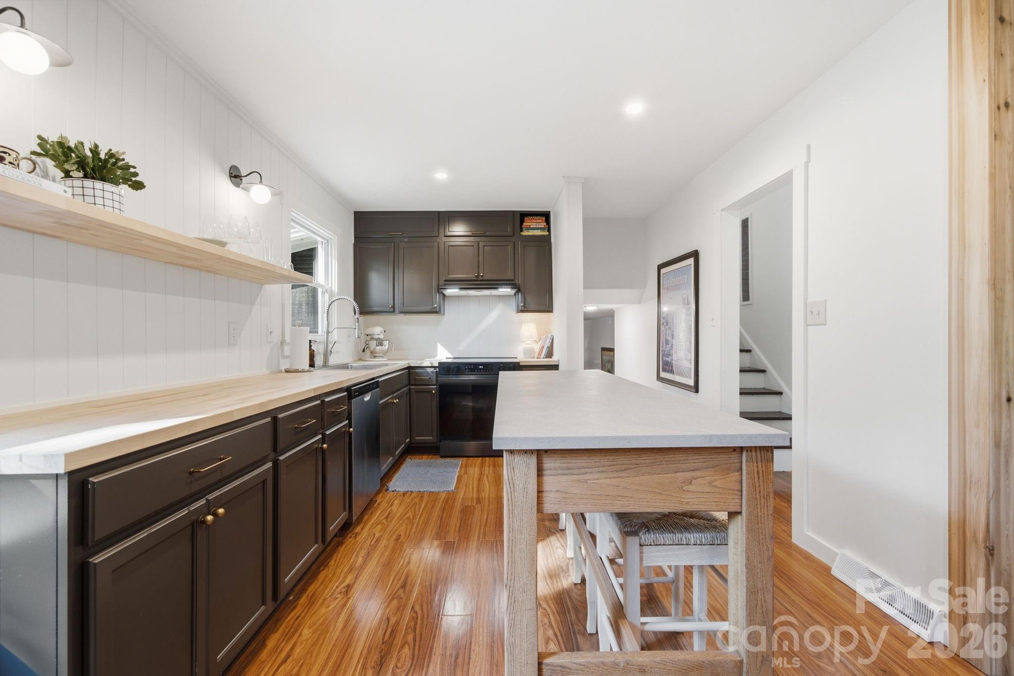5407 Autumn End Circle Property Photo 8