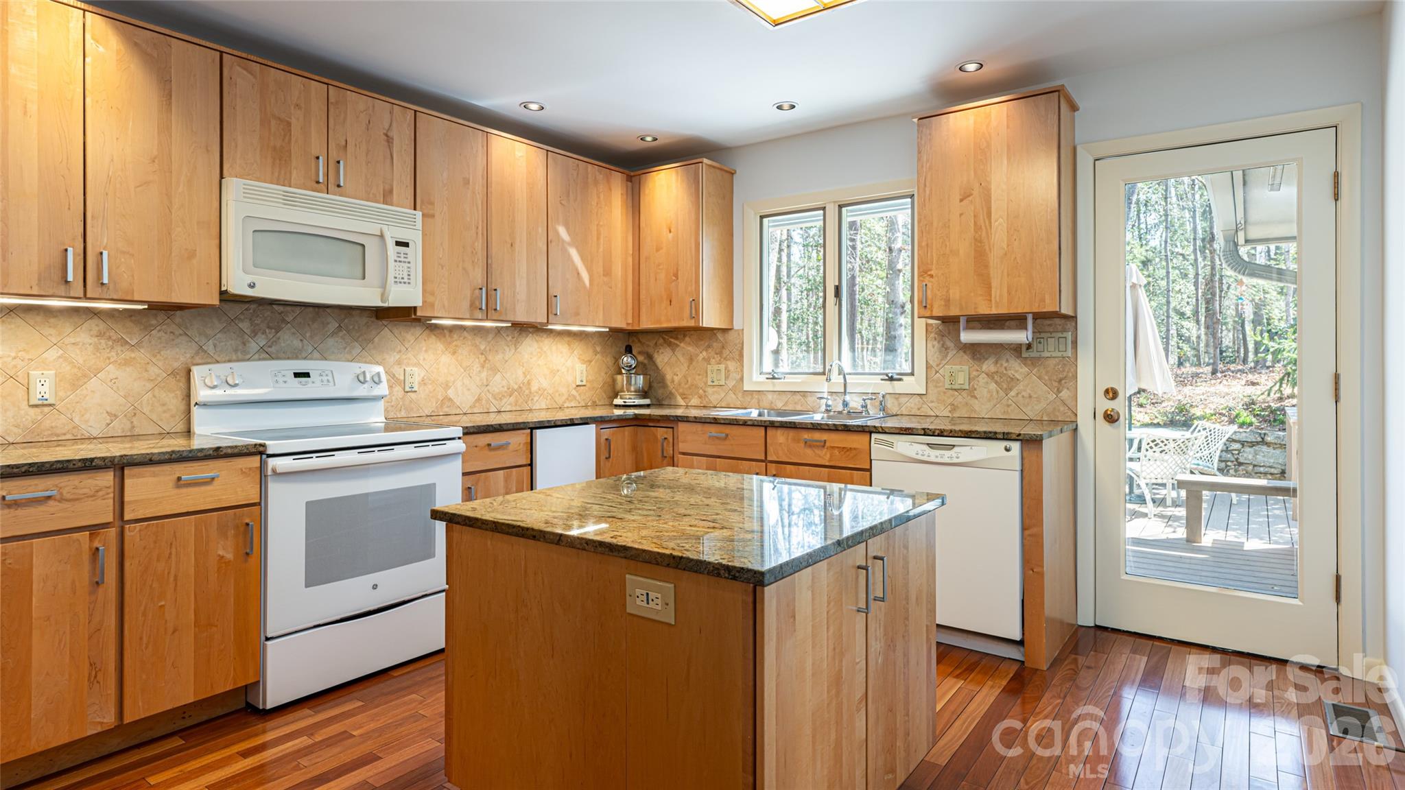 12 Stuyvesant Crescent Property Photo 16