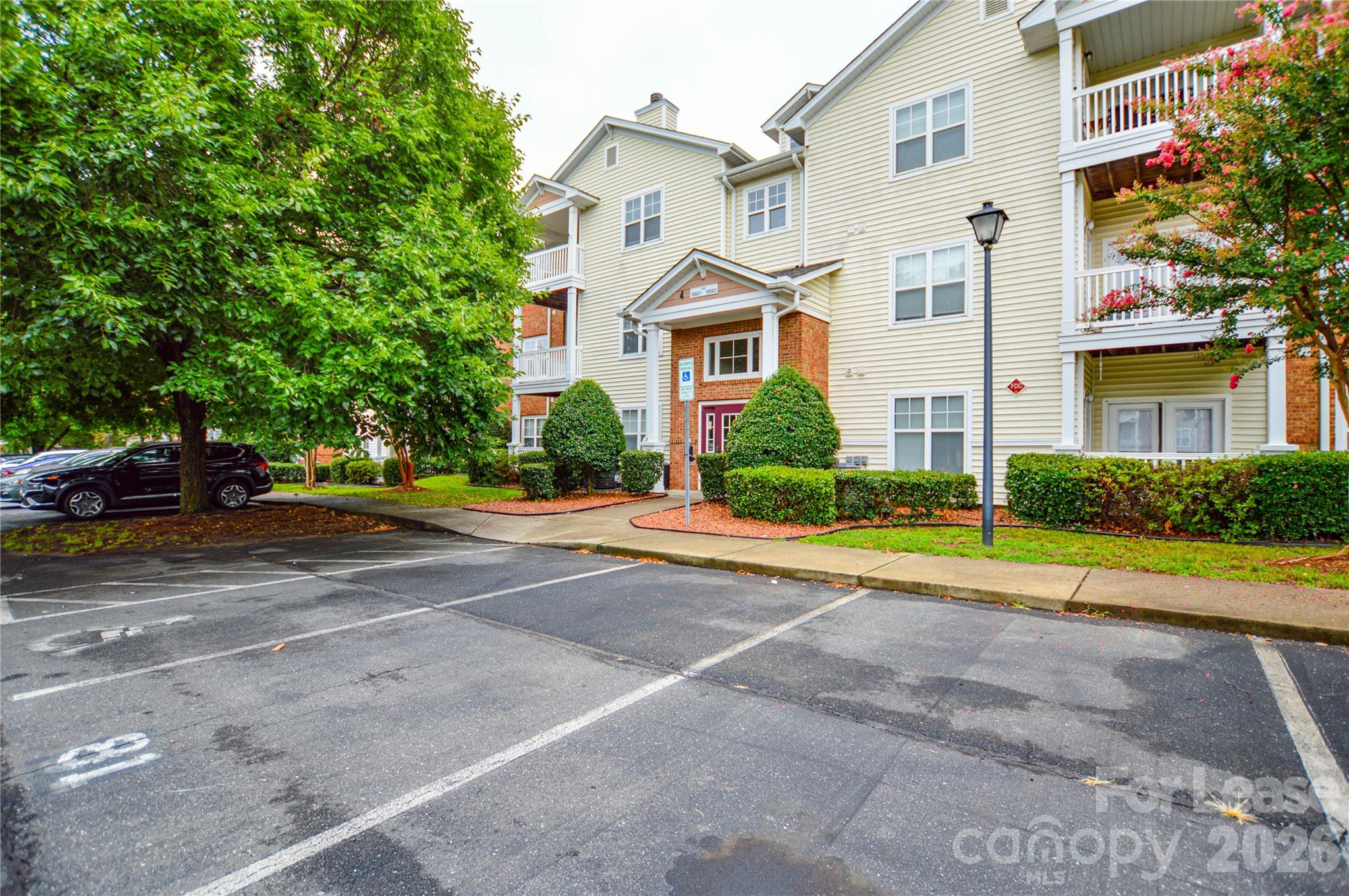 10663 Hill Point Court Property Photo 3