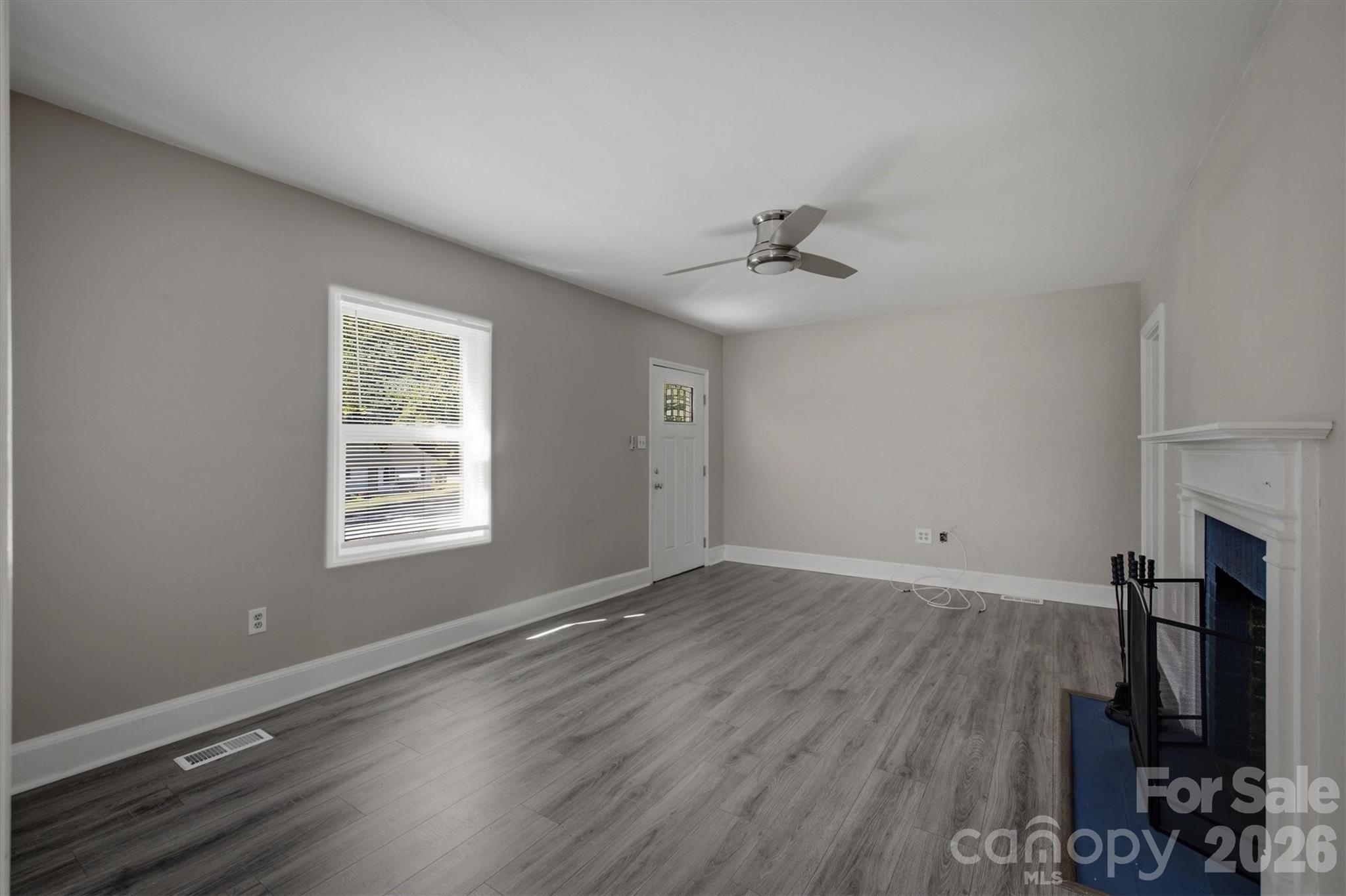 1060 14th Avenue Property Photo 3