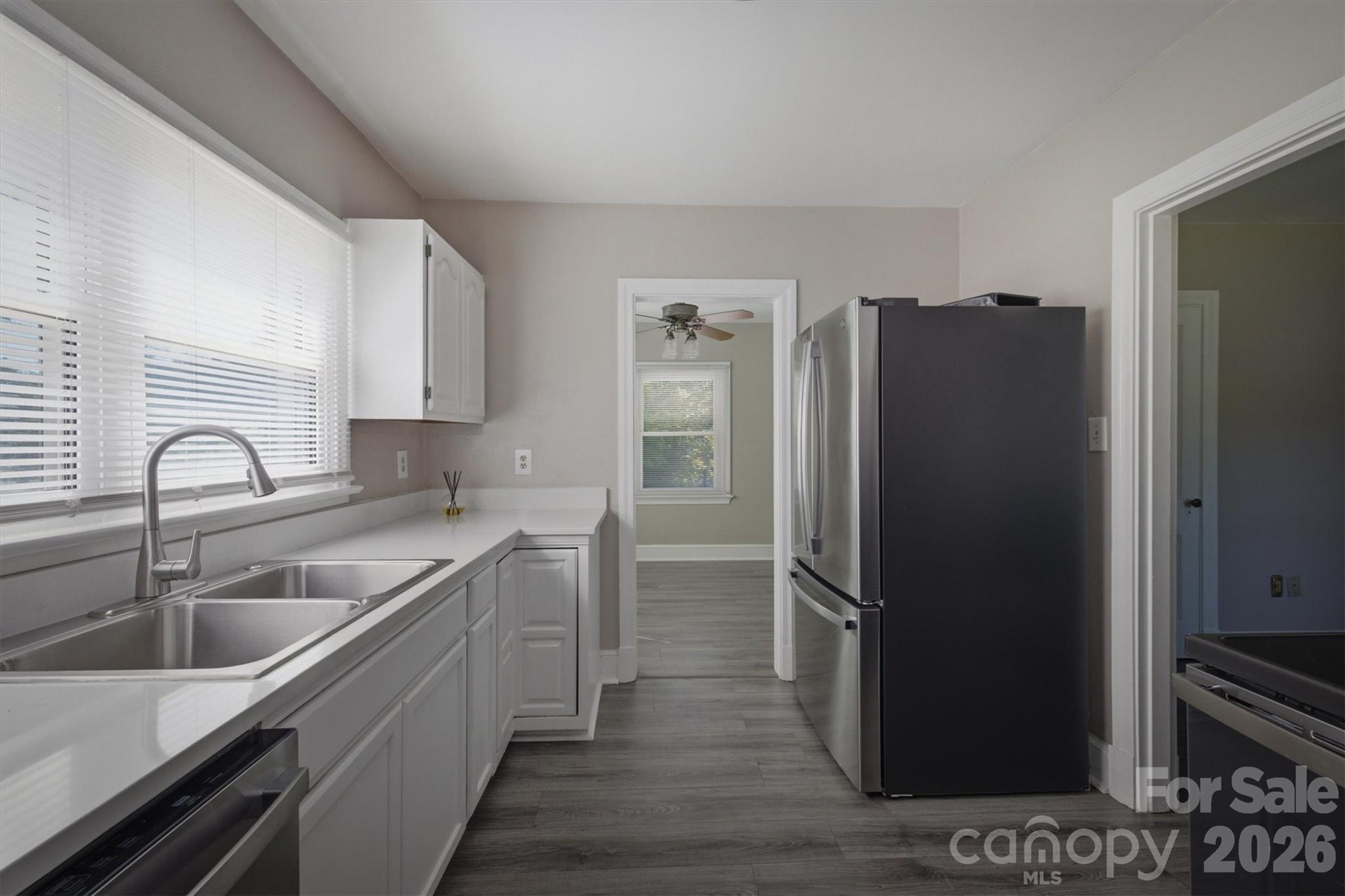 1060 14th Avenue Property Photo 4