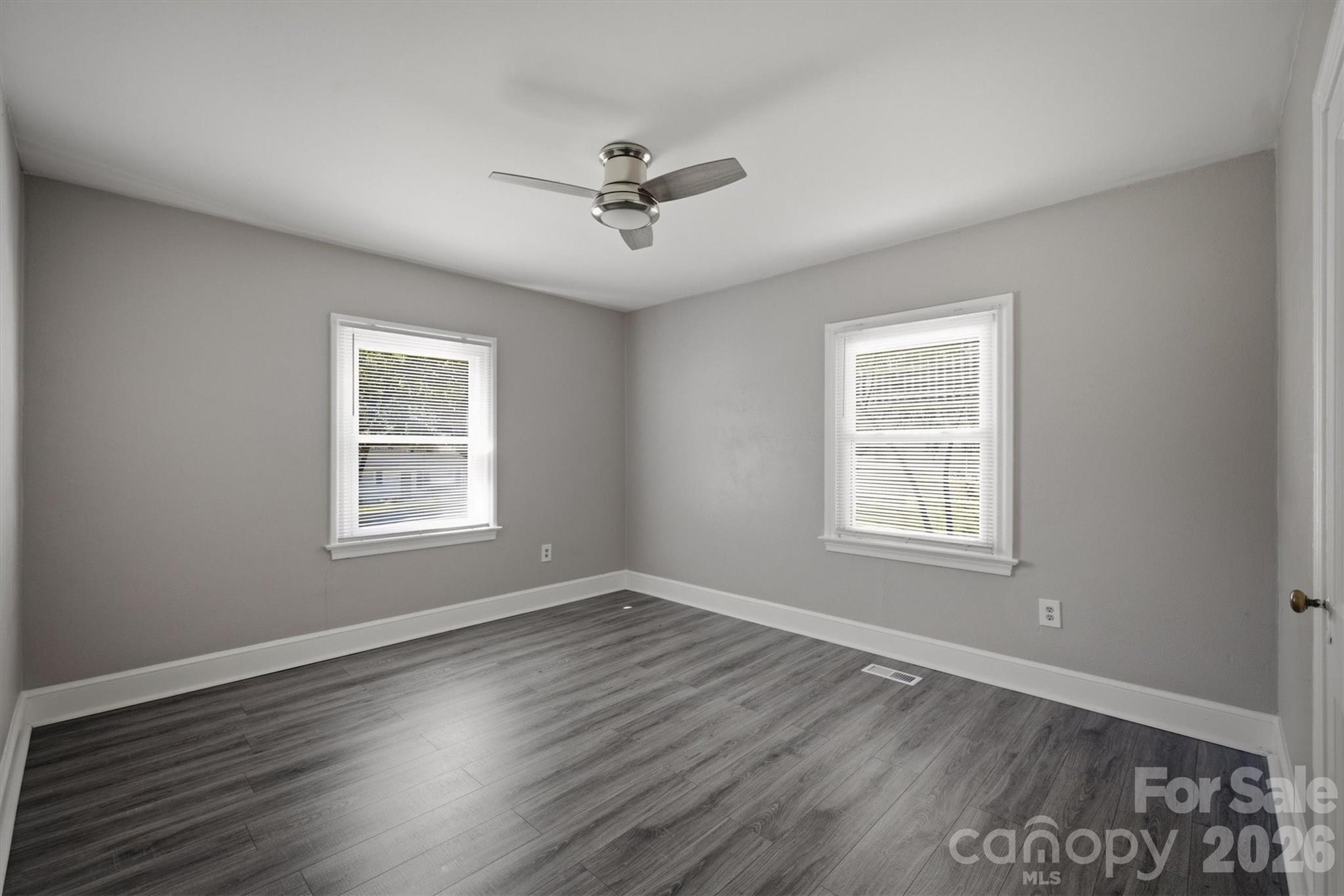 1060 14th Avenue Property Photo 9