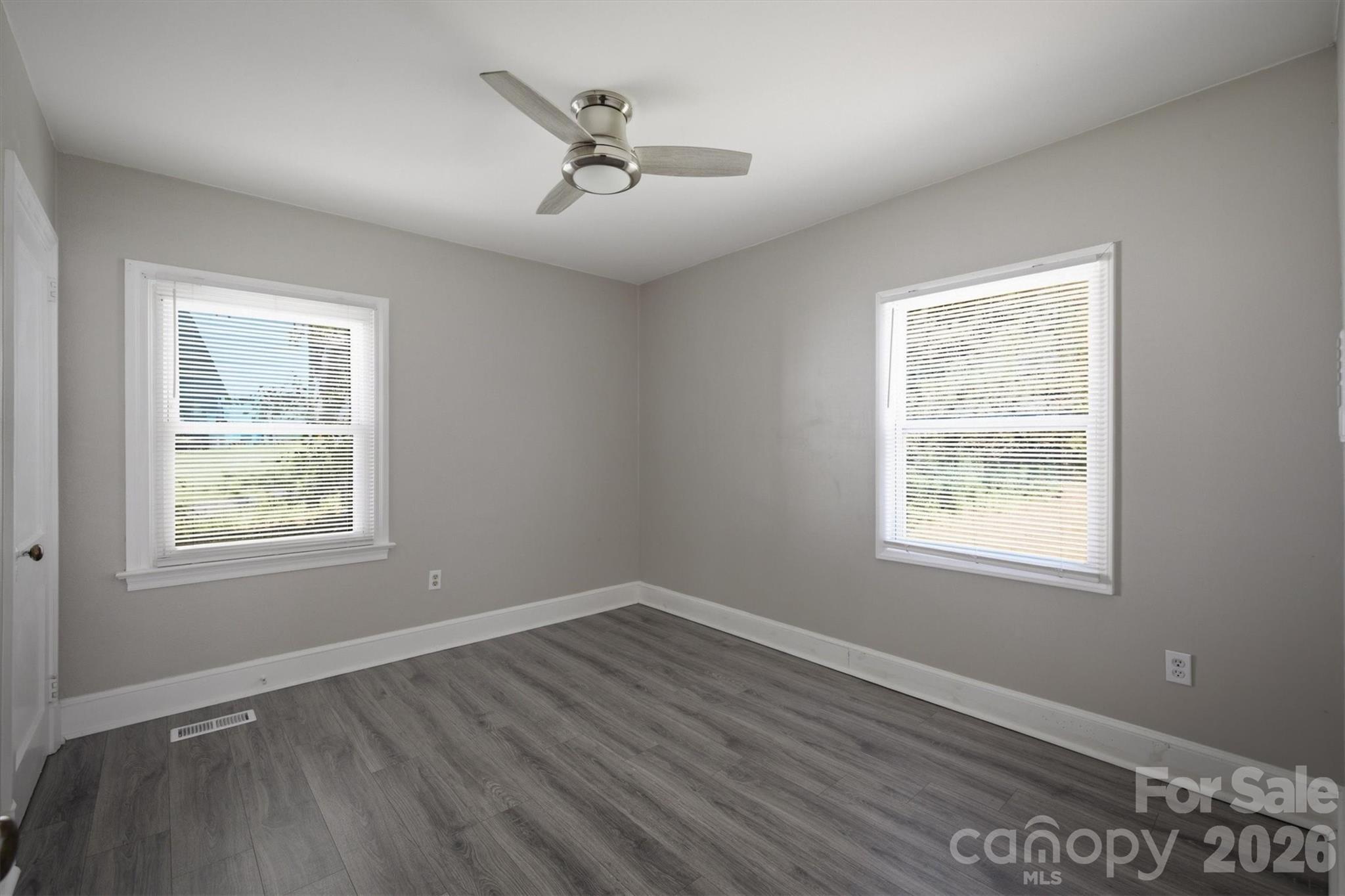 1060 14th Avenue Property Photo 10