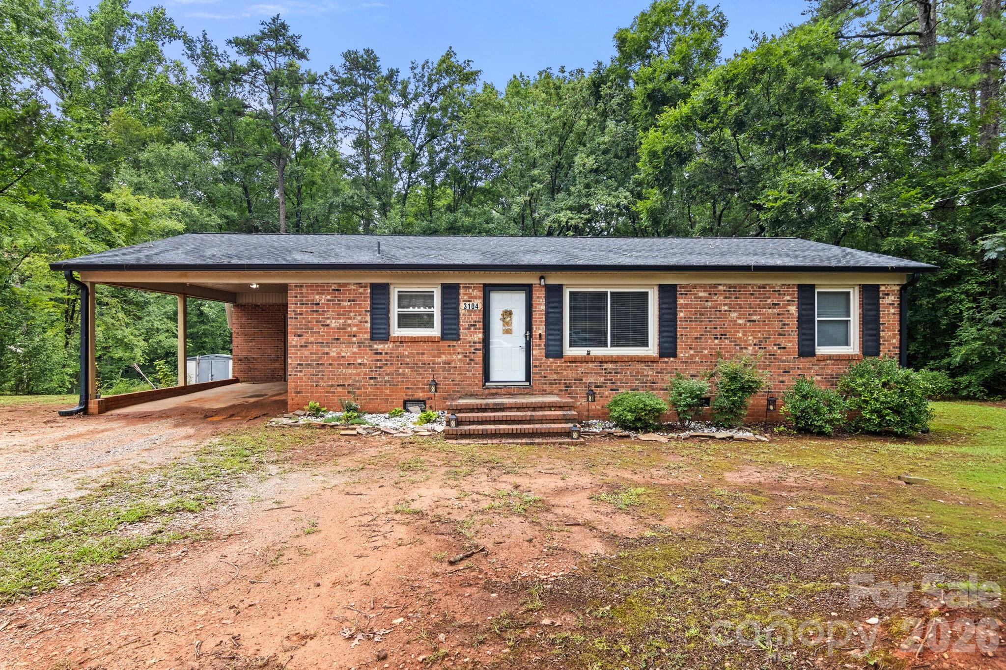 3104 University Drive Property Photo 2