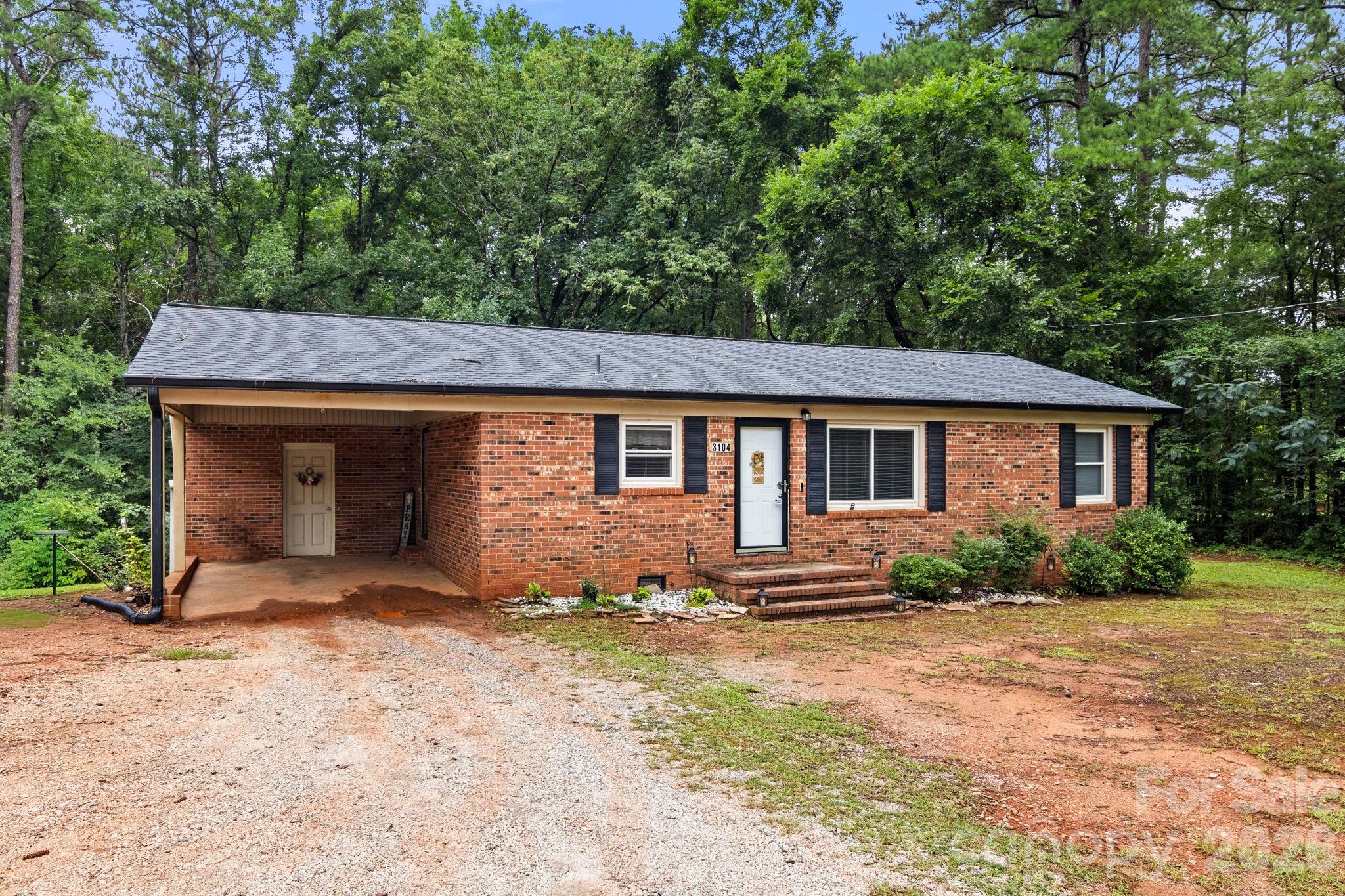 3104 University Drive Property Photo 3