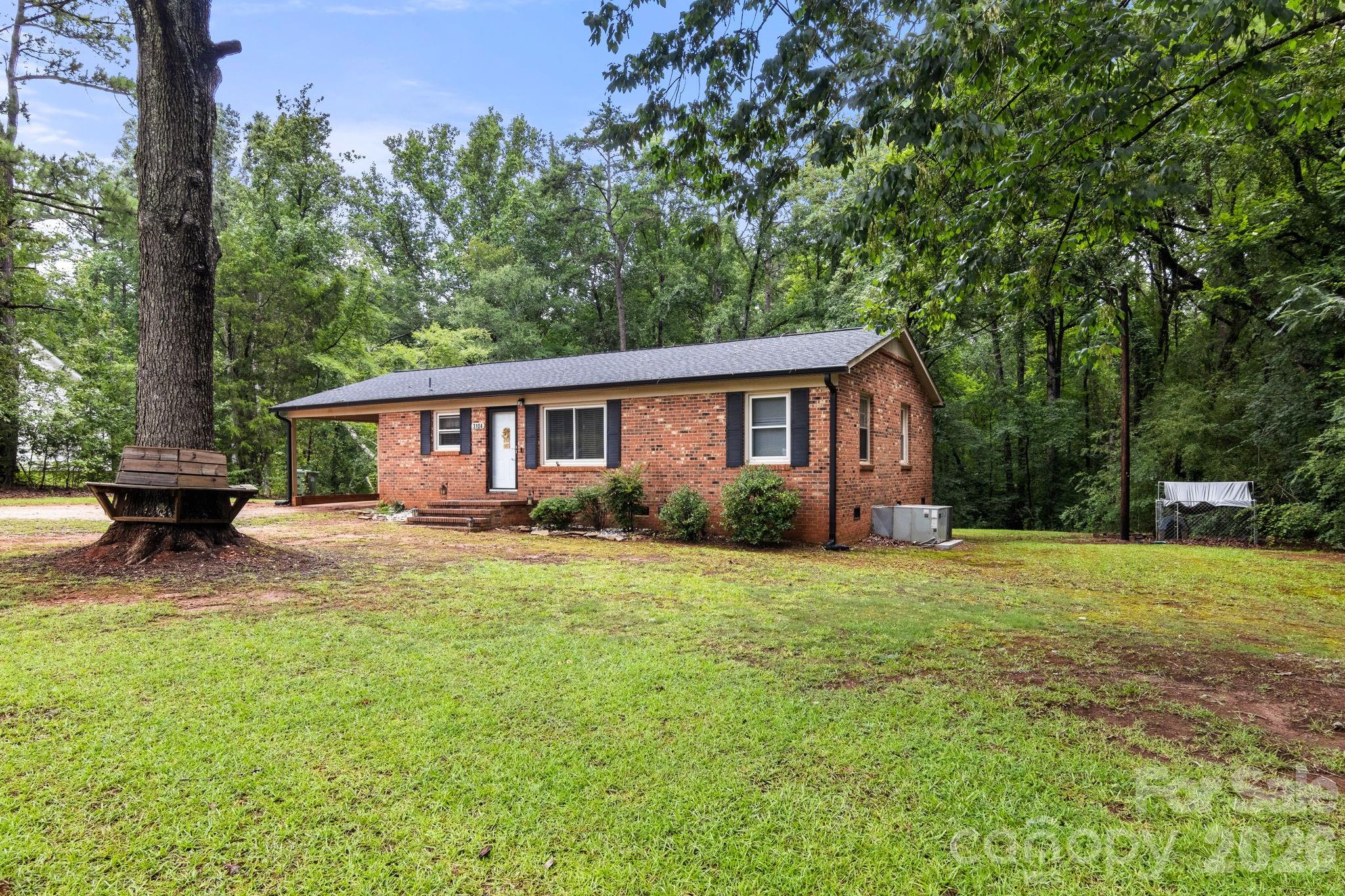 3104 University Drive Property Photo 4