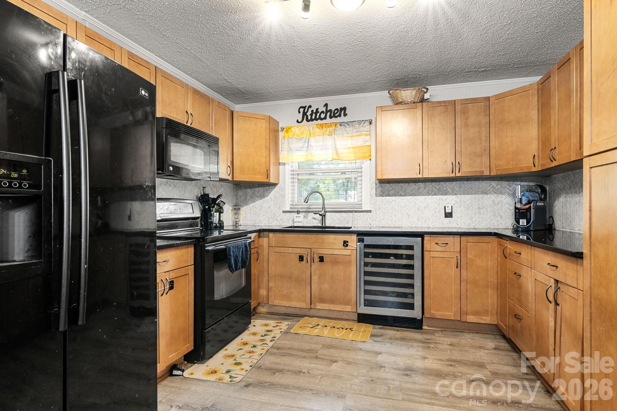 3104 University Drive Property Photo 10