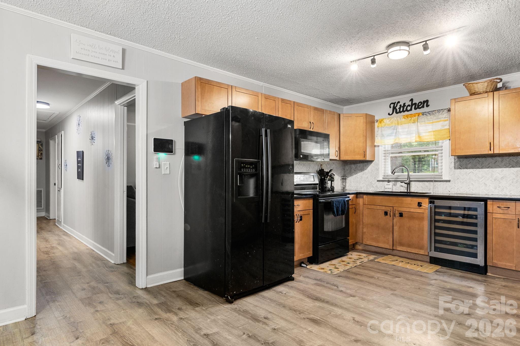 3104 University Drive Property Photo 11
